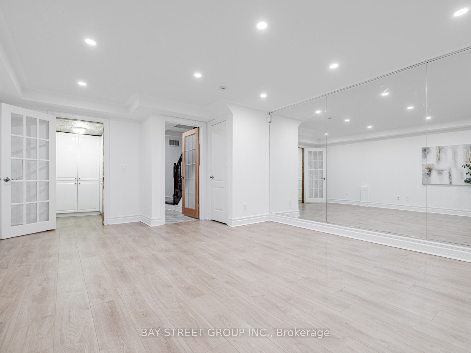 35 William Poole Way Property Photo 21