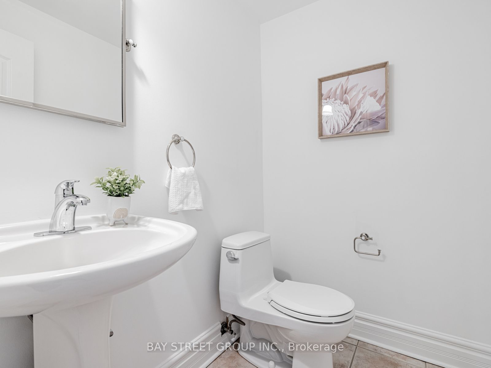 35 William Poole Way Property Photo 22