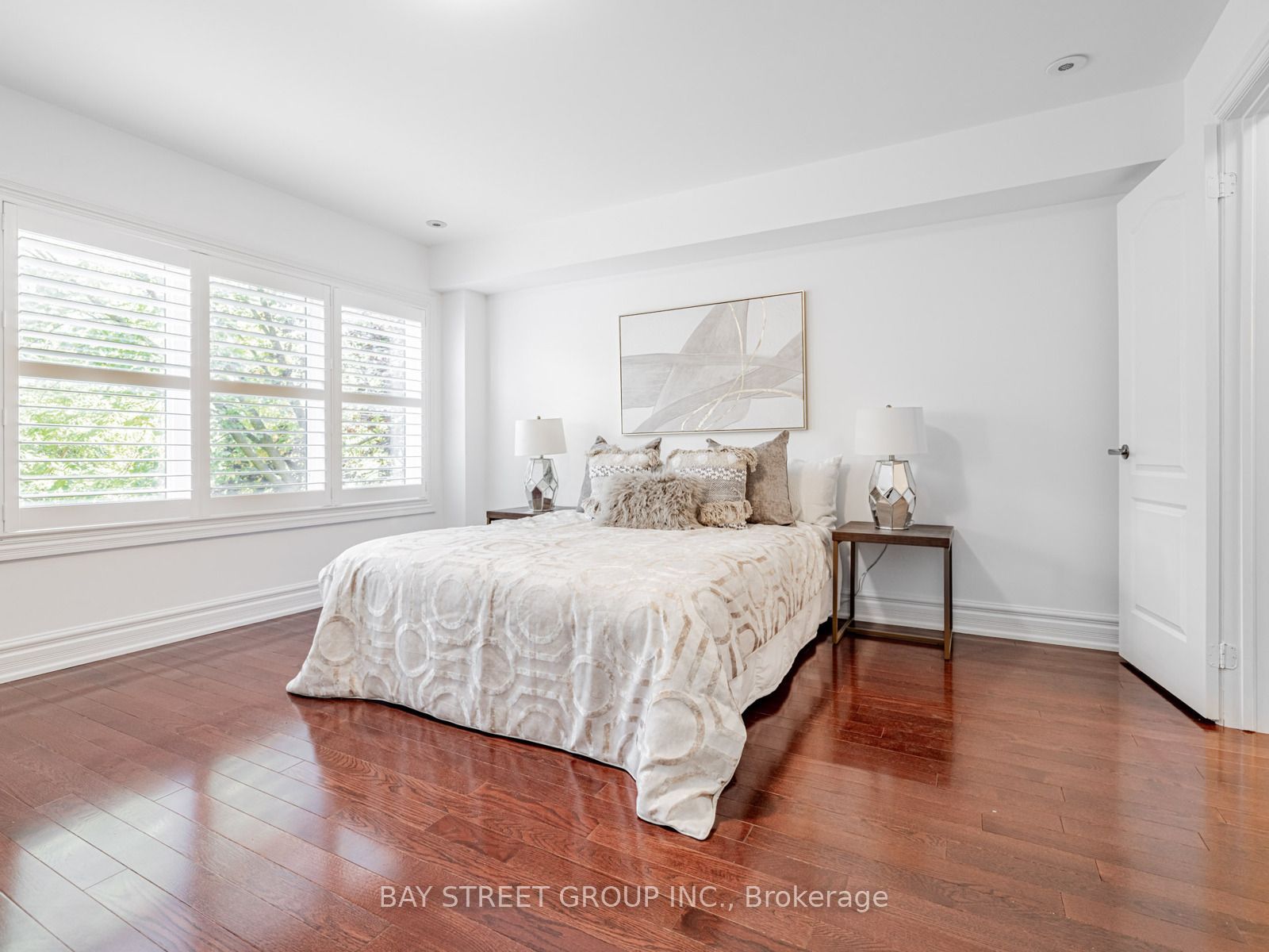 35 William Poole Way Property Photo 24