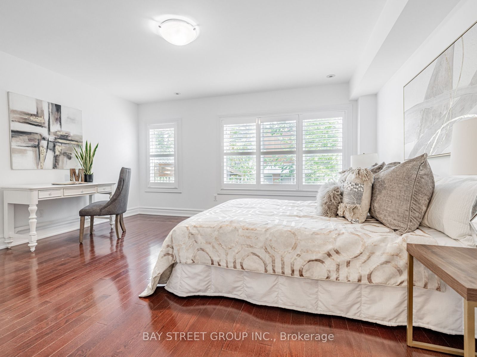 35 William Poole Way Property Photo 25