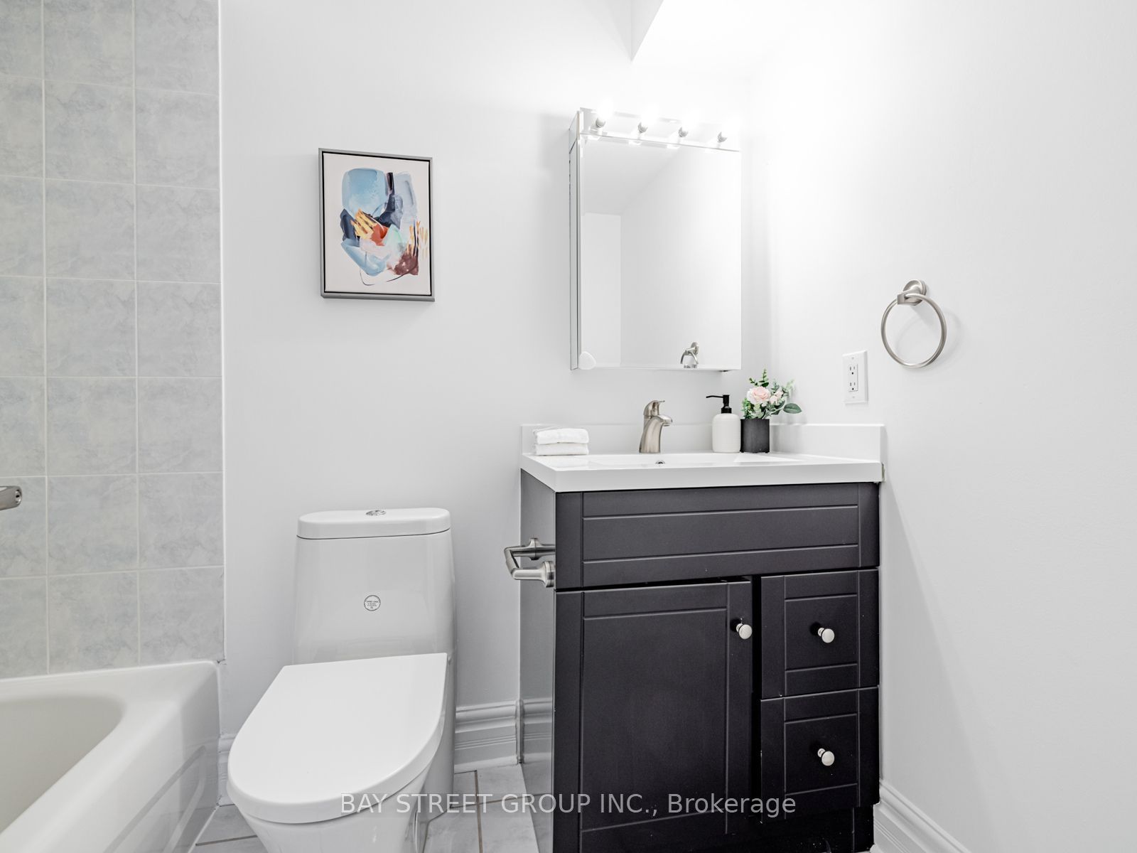35 William Poole Way Property Photo 26
