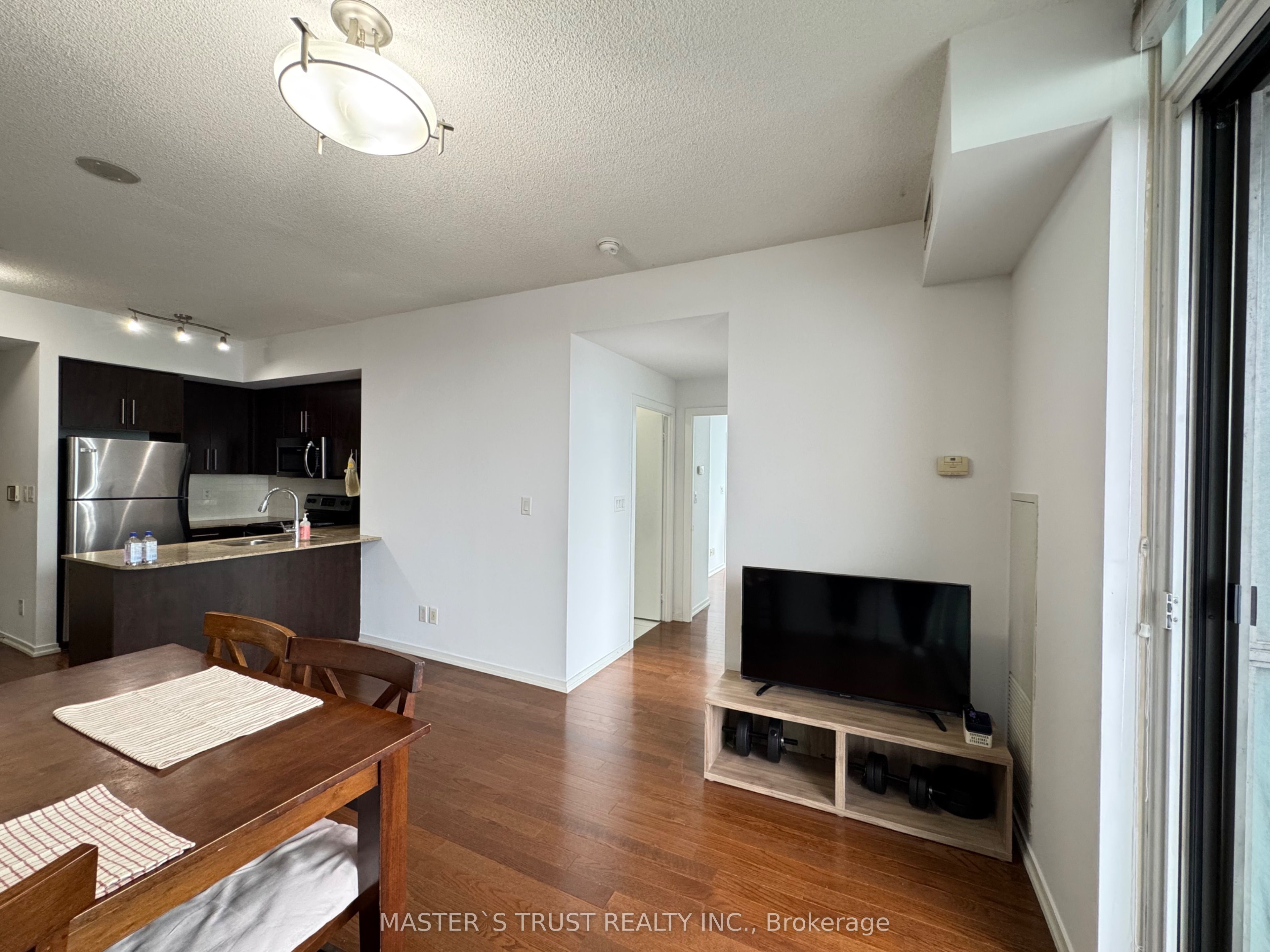 65 Bremner Boulevard 4502 Property Photo 6