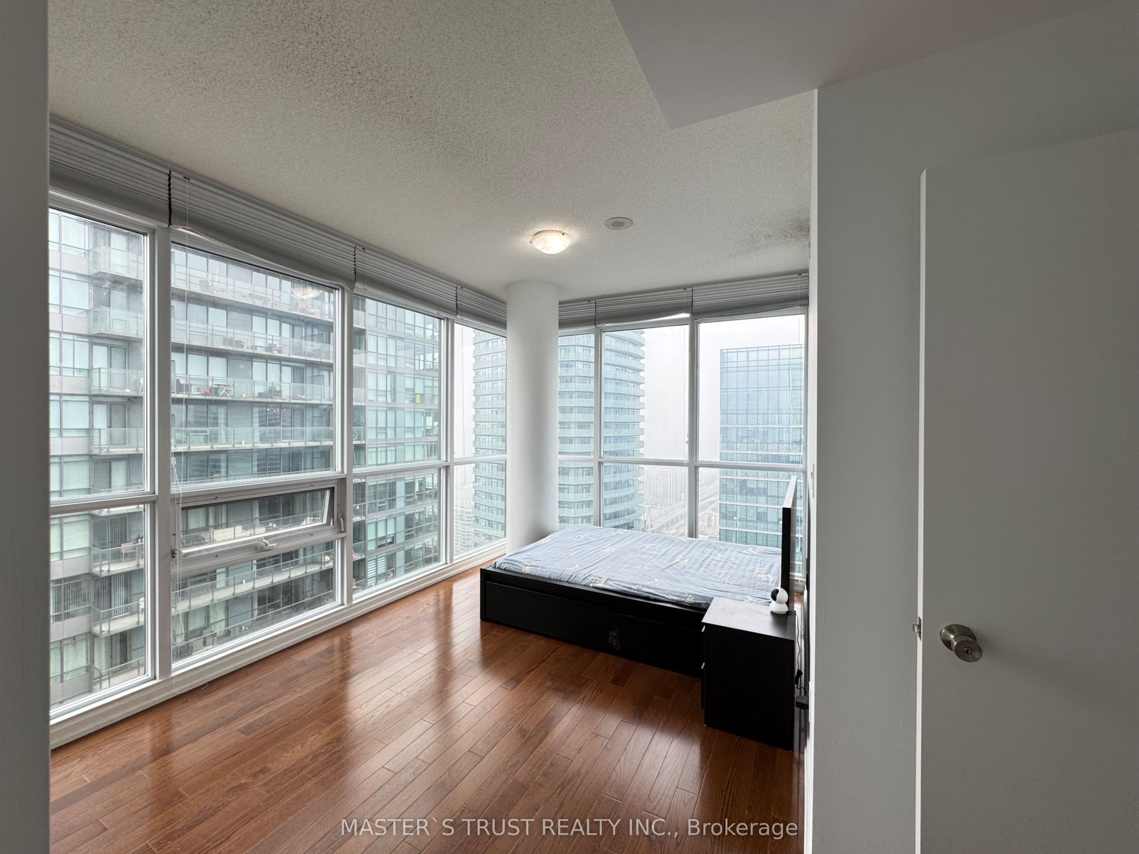 65 Bremner Boulevard 4502 Property Photo 10