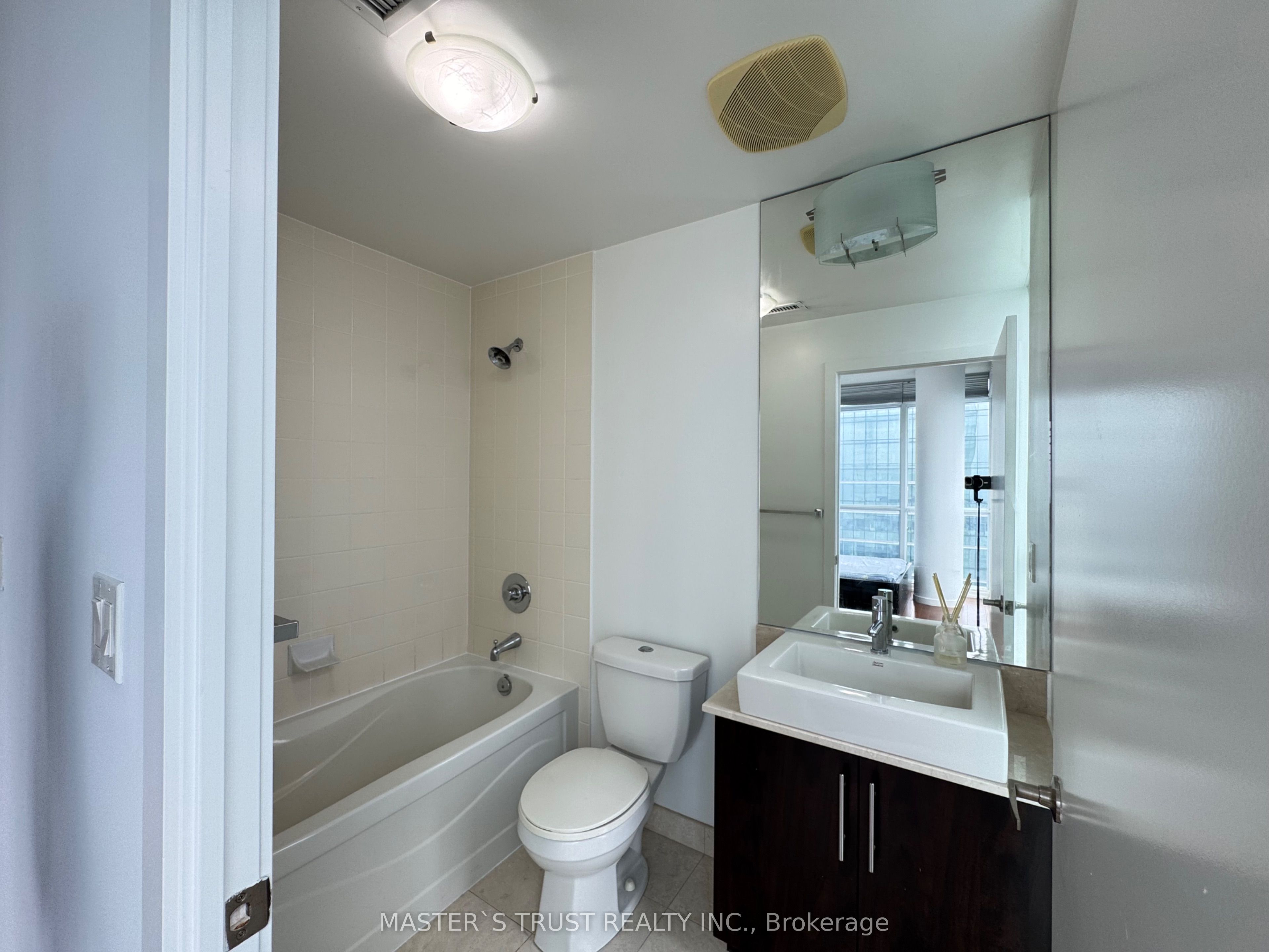 65 Bremner Boulevard 4502 Property Photo 11