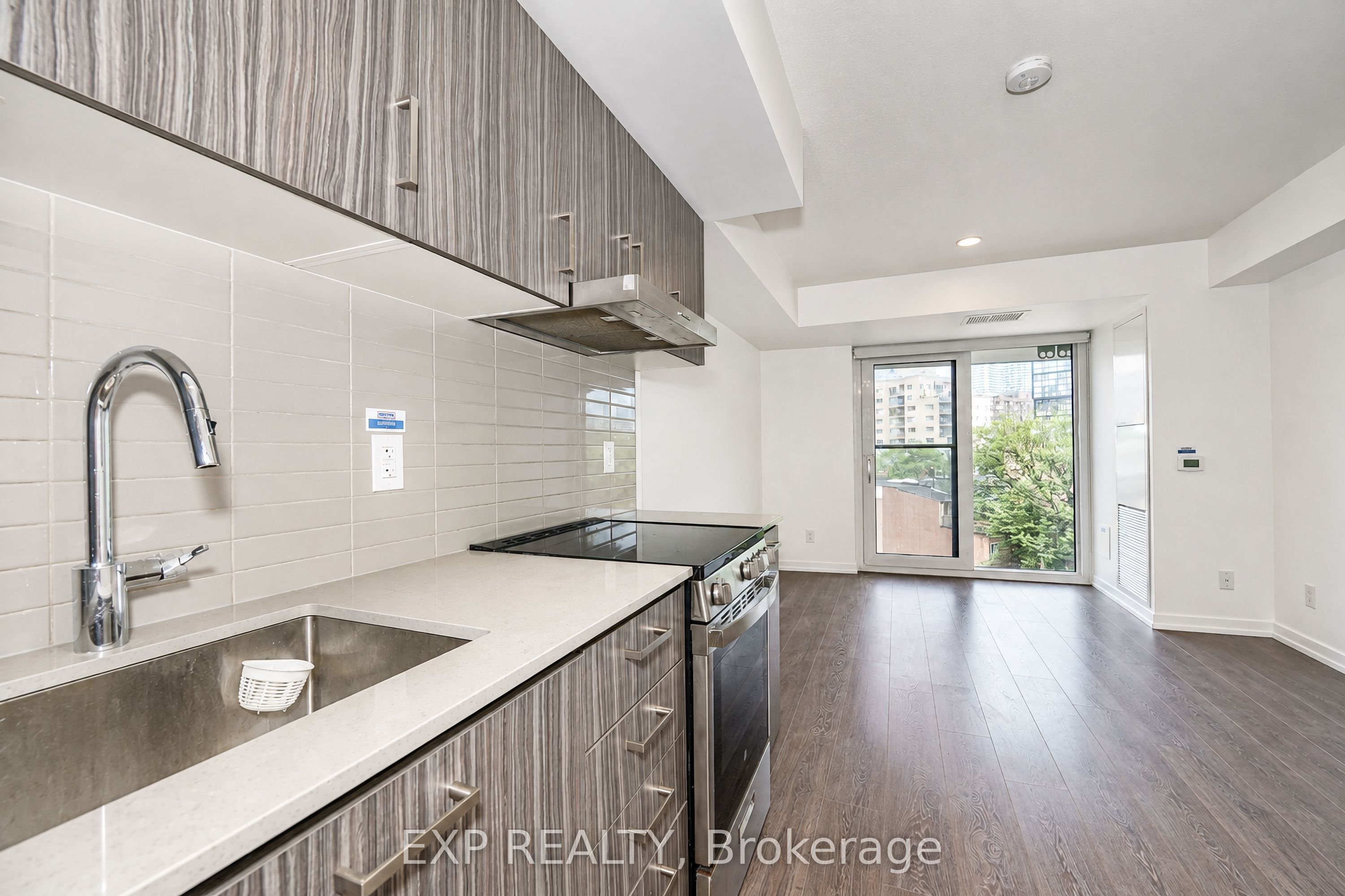 219 Dundas Street E 610 Property Photo 5