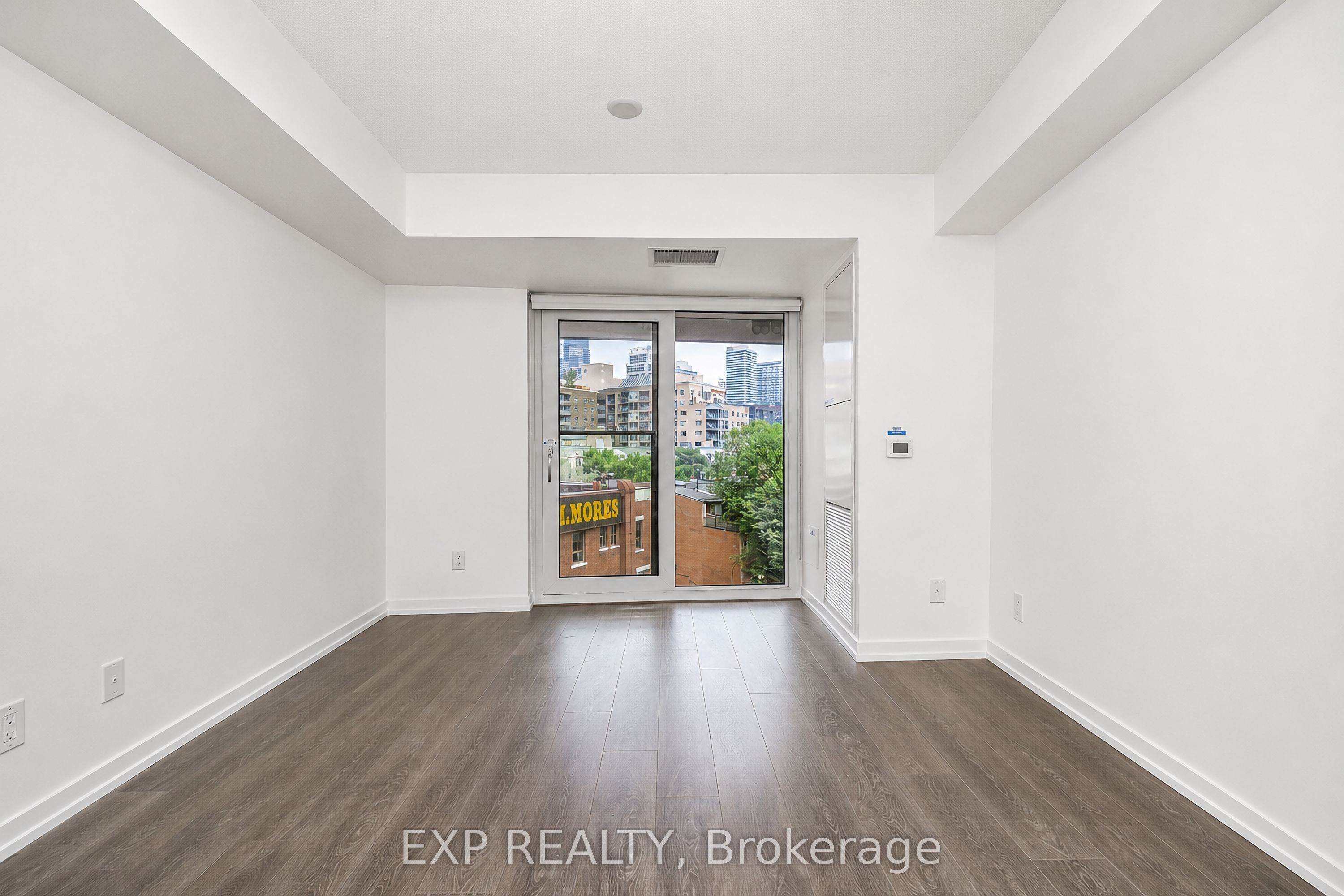 219 Dundas Street E 610 Property Photo 6