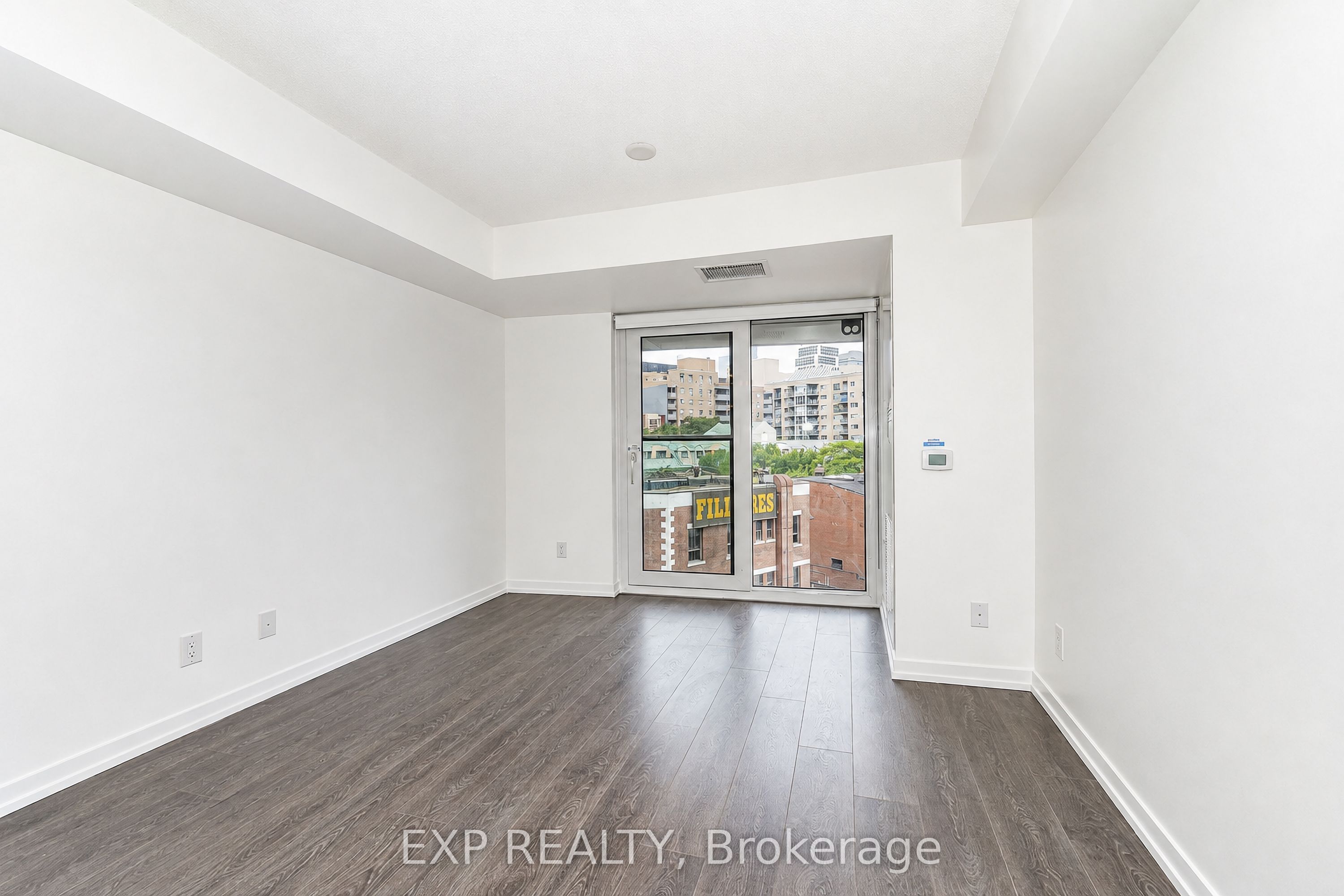 219 Dundas Street E 610 Property Photo 7