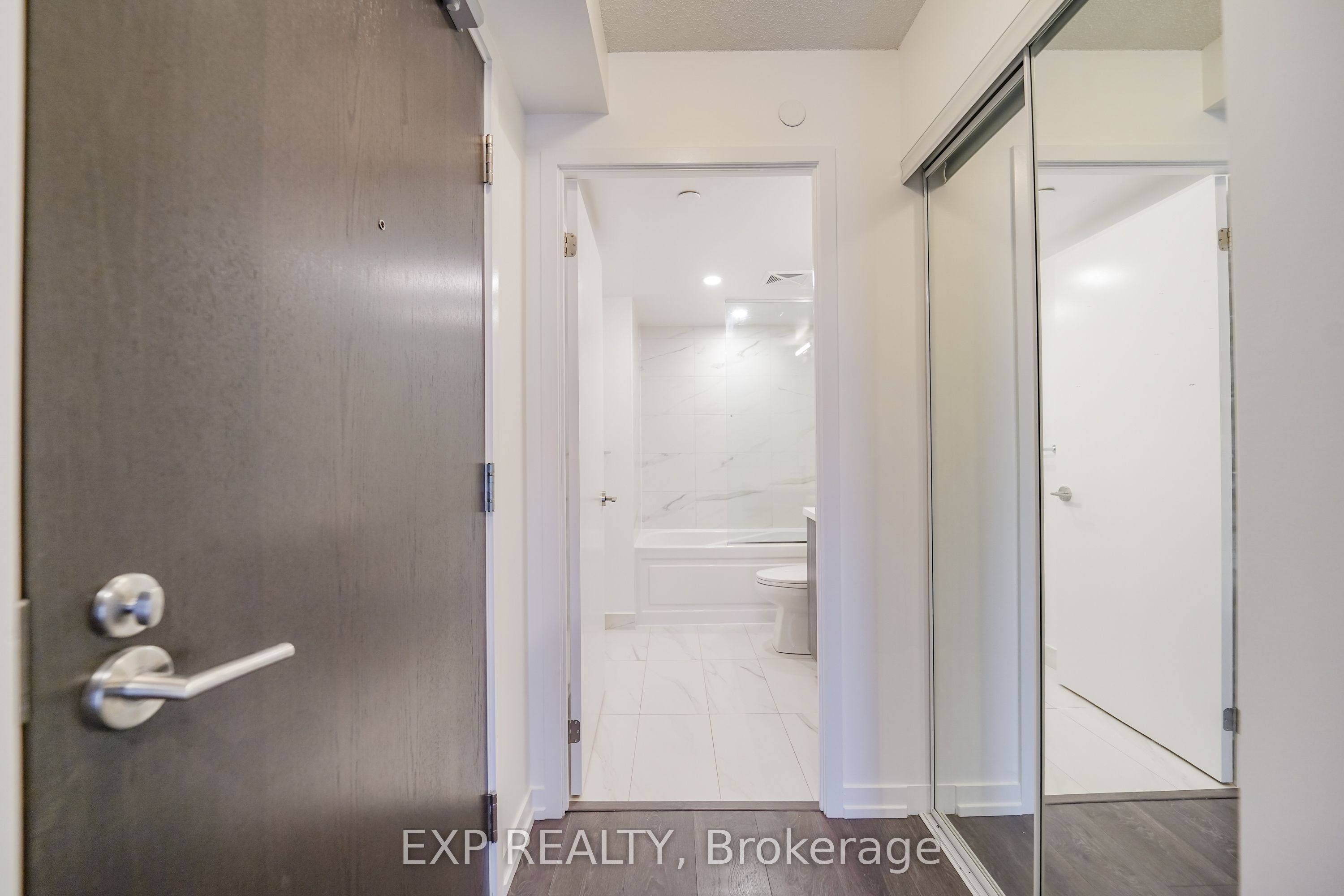 219 Dundas Street E 610 Property Photo 9