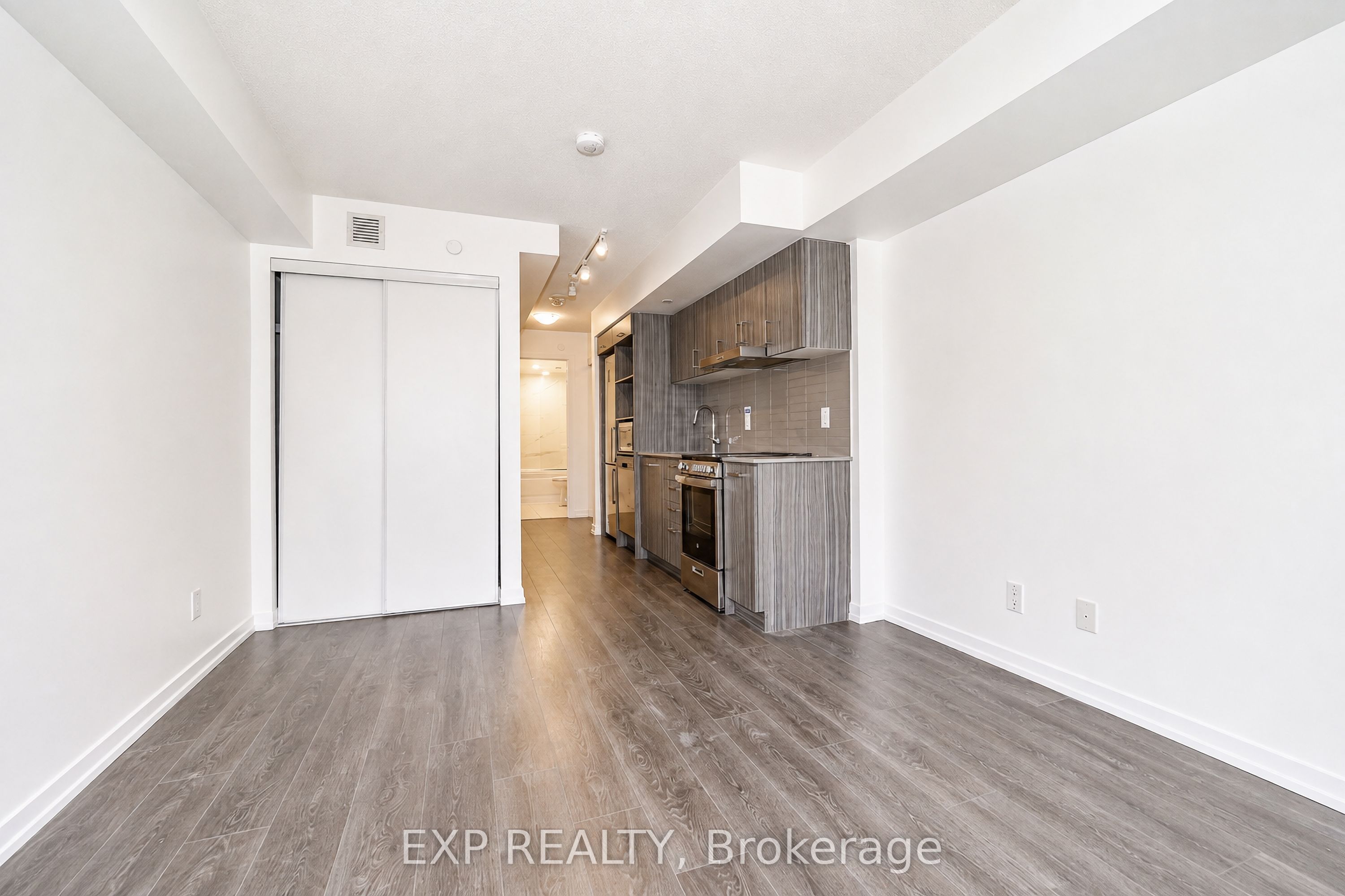 219 Dundas Street E 610 Property Photo 10