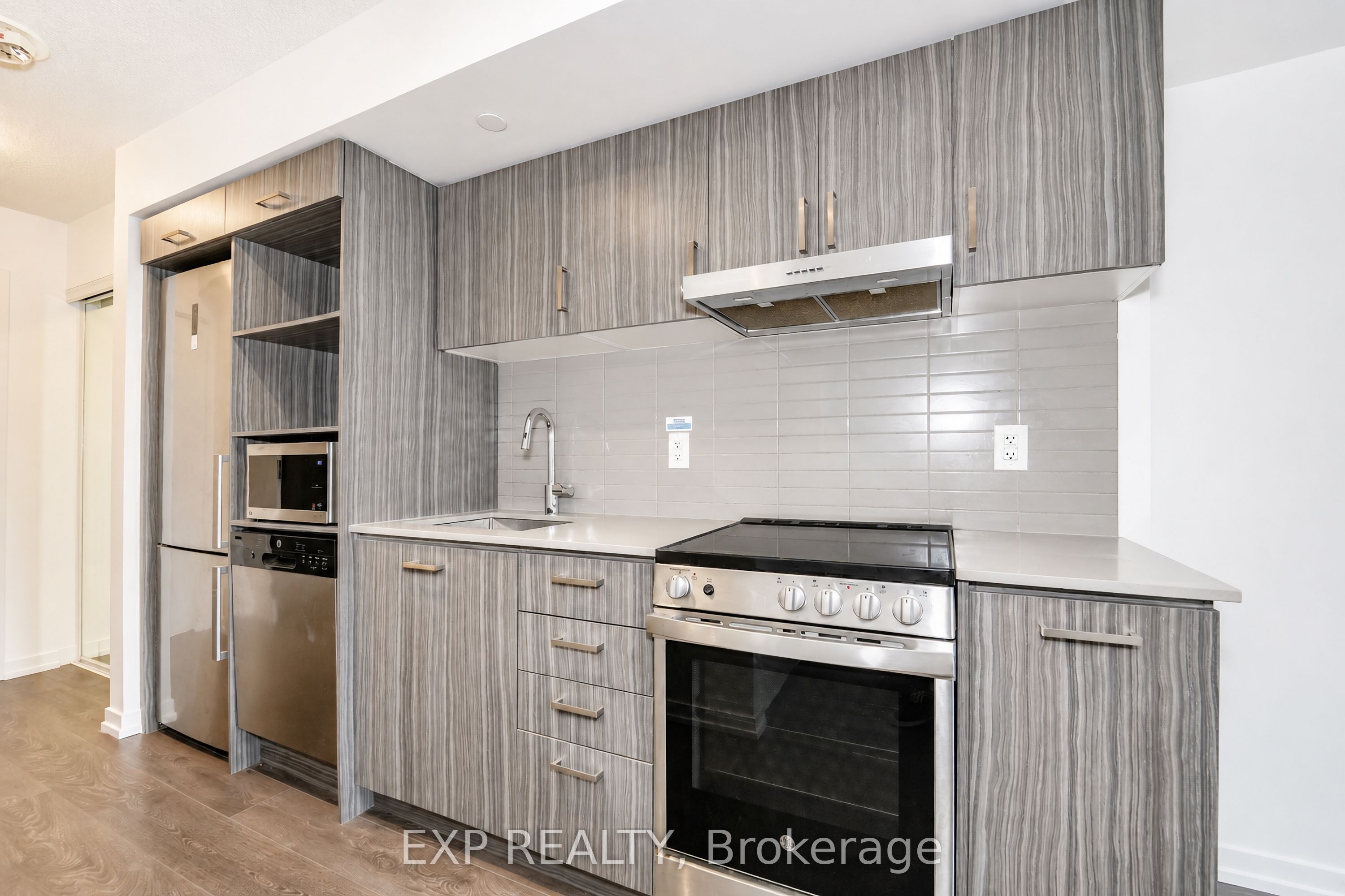 219 Dundas Street E 610 Property Photo 12