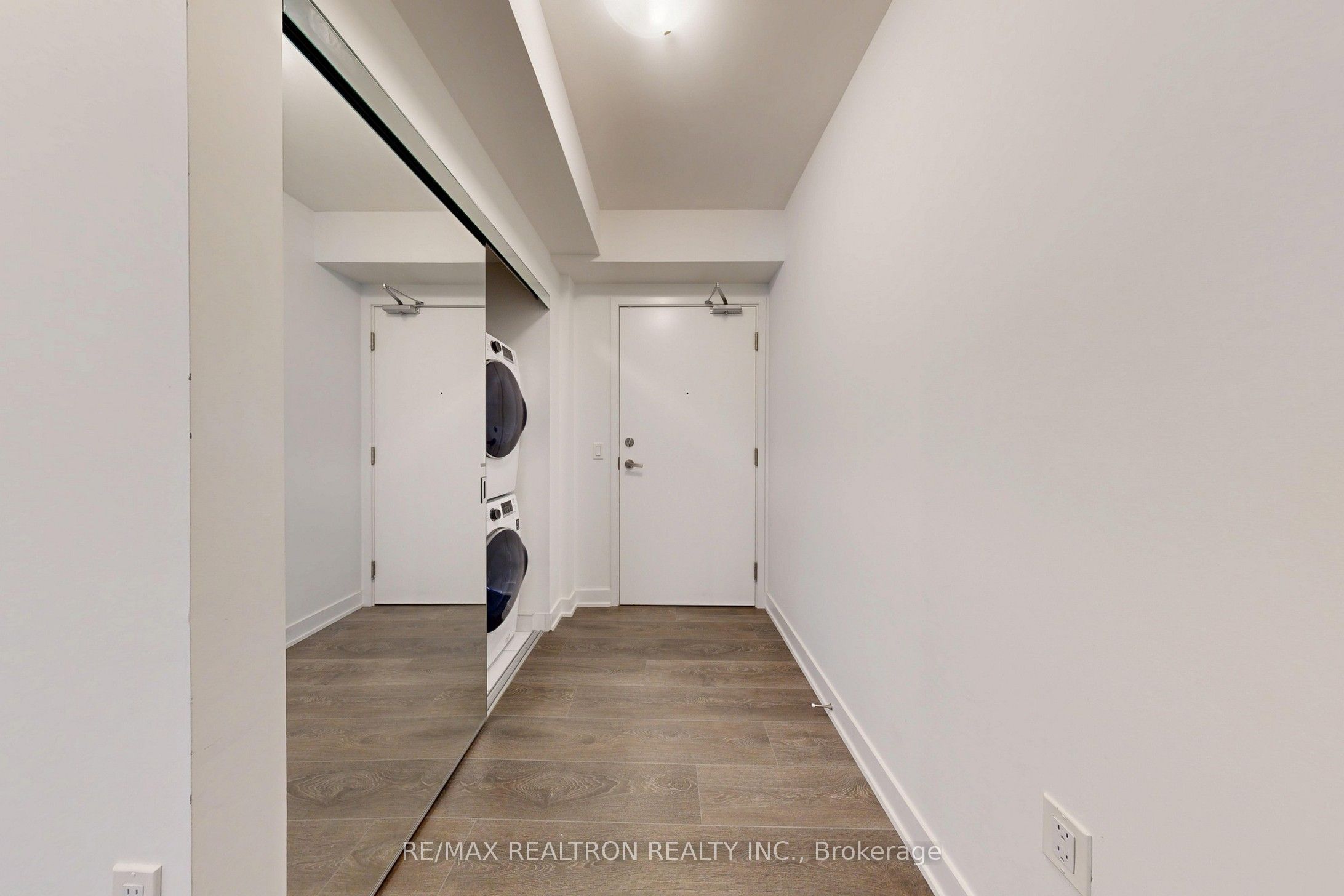 195 Redpath Avenue 1612 Property Photo 6