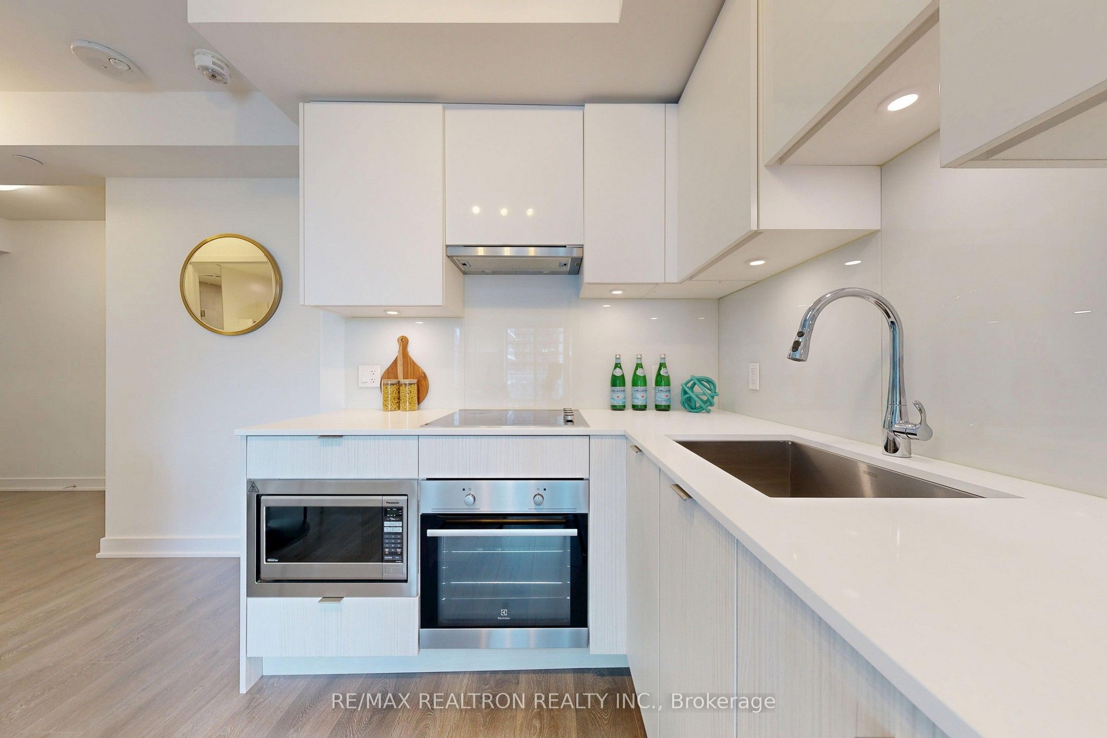 195 Redpath Avenue 1612 Property Photo 13