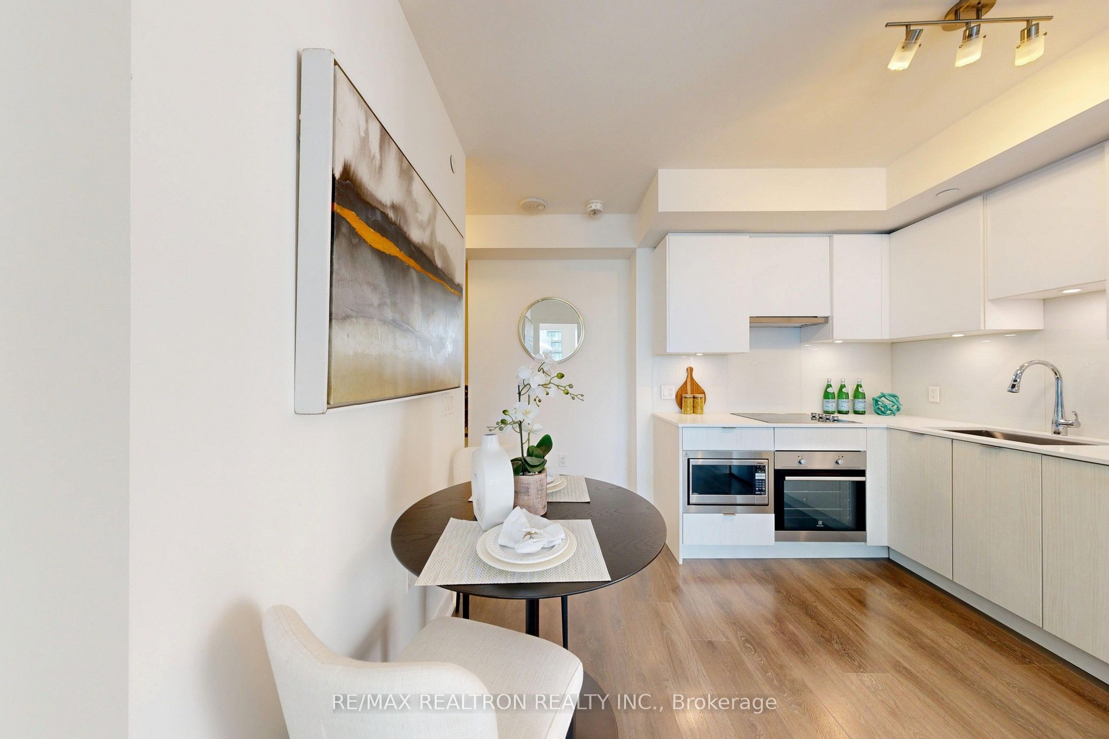 195 Redpath Avenue 1612 Property Photo 16