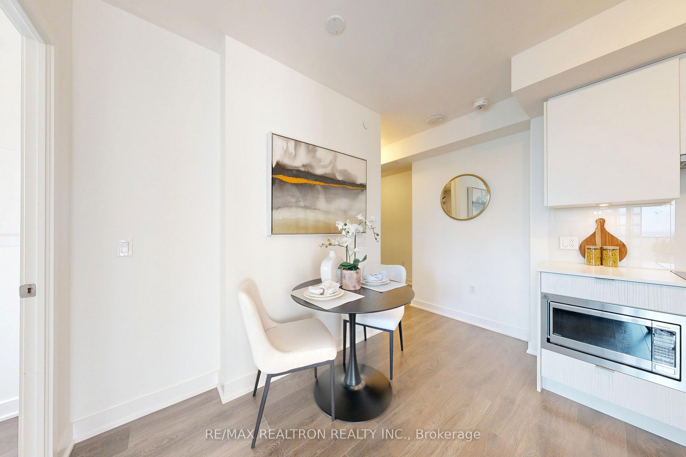 195 Redpath Avenue 1612 Property Photo 17