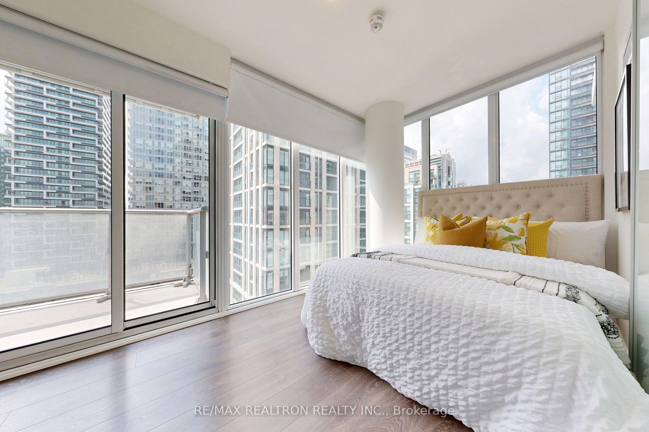 195 Redpath Avenue 1612 Property Photo 19