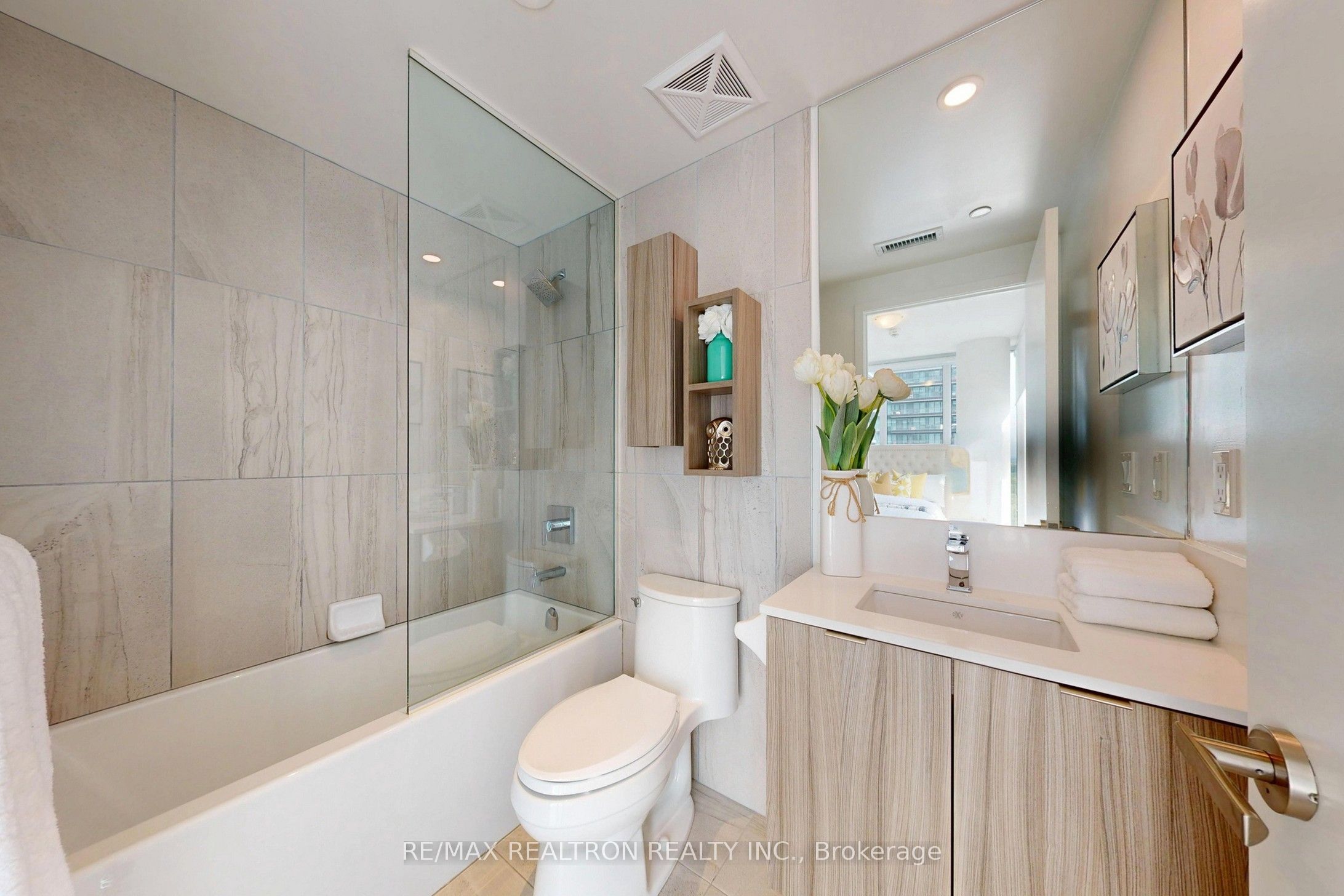 195 Redpath Avenue 1612 Property Photo 20