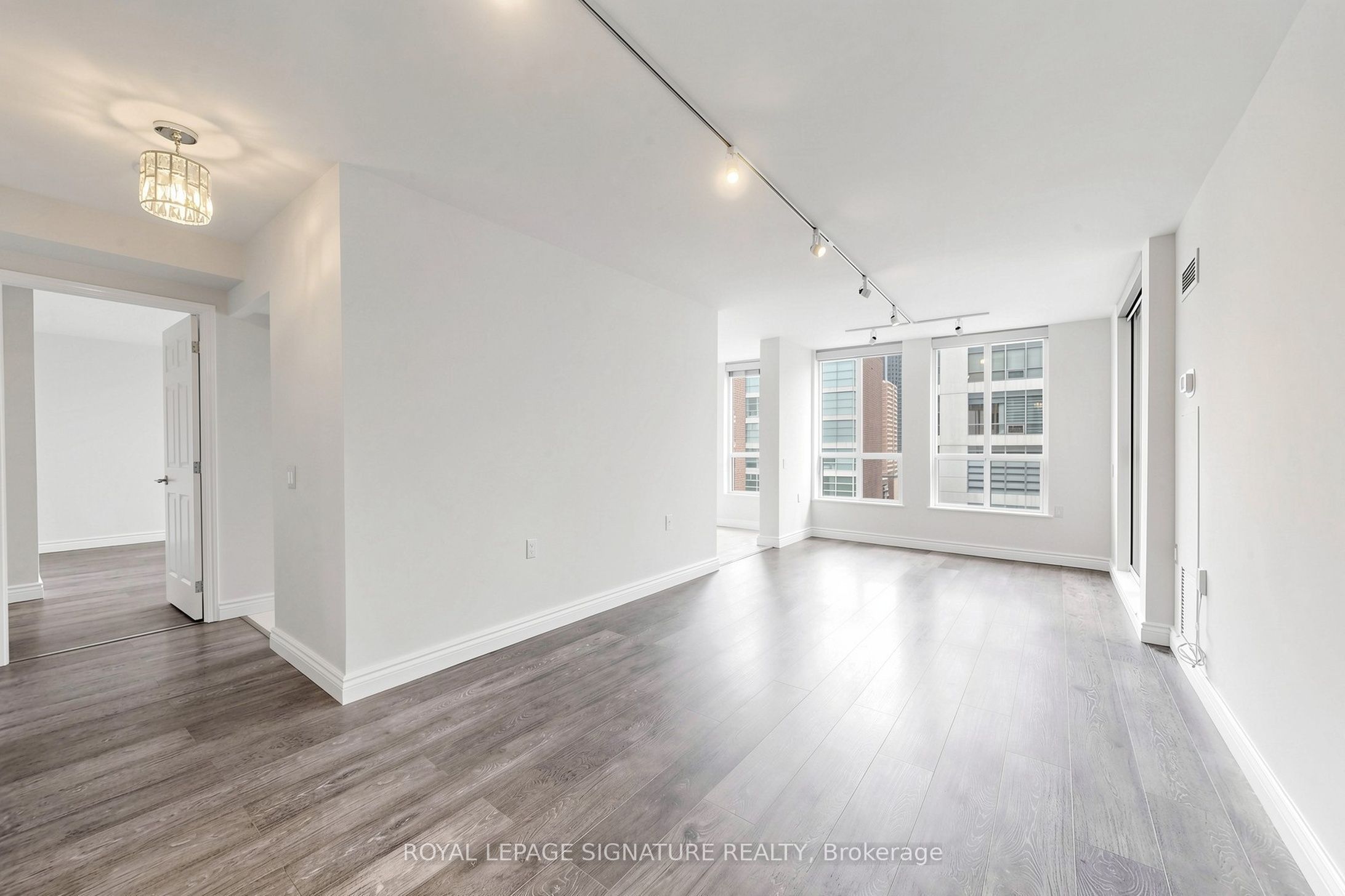 388 Bloor Street E 1801 Property Photo 11