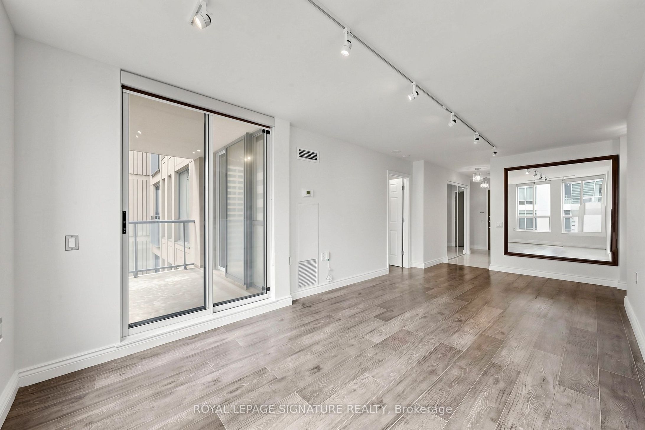 388 Bloor Street E 1801 Property Photo 14