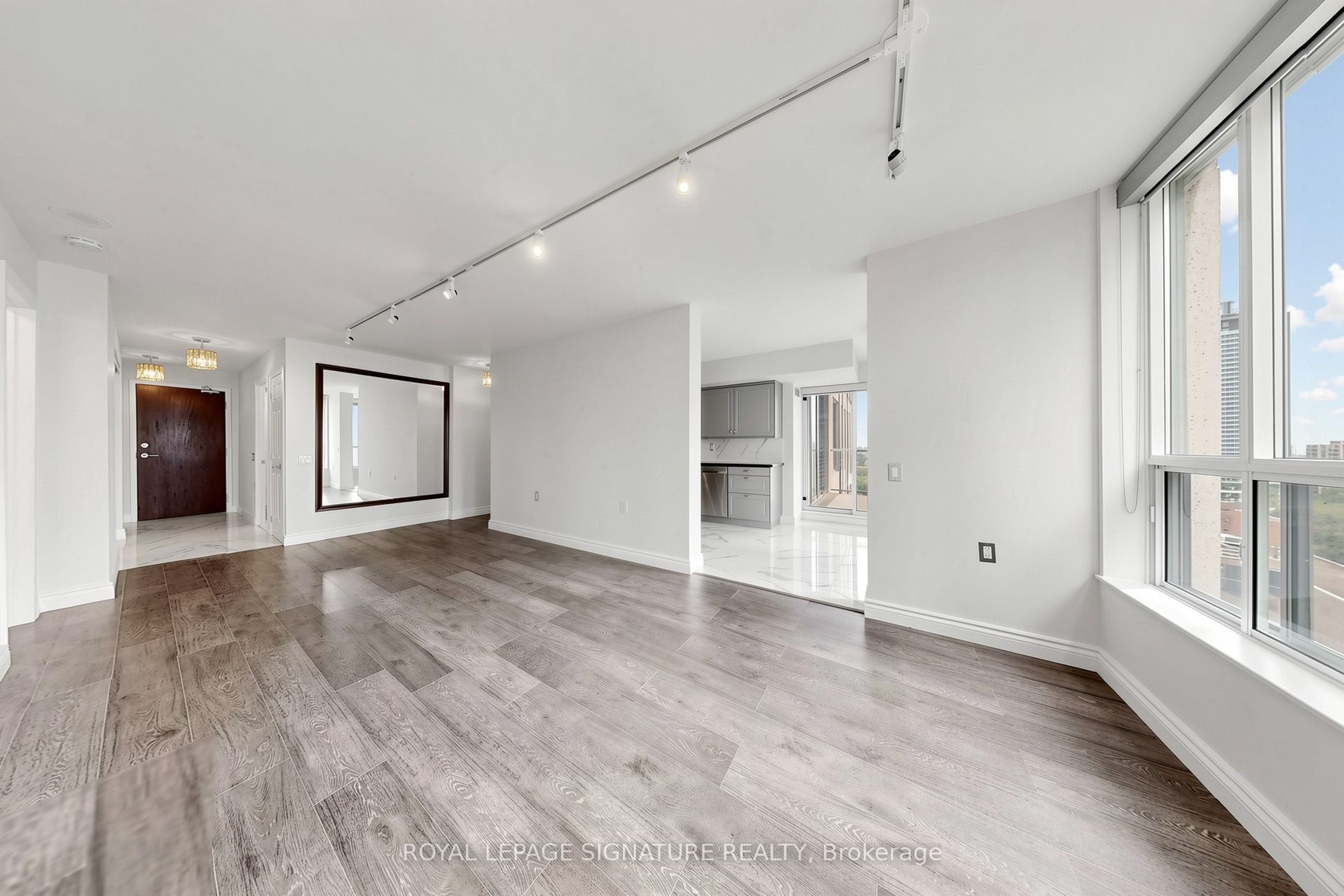 388 Bloor Street E 1801 Property Photo 15