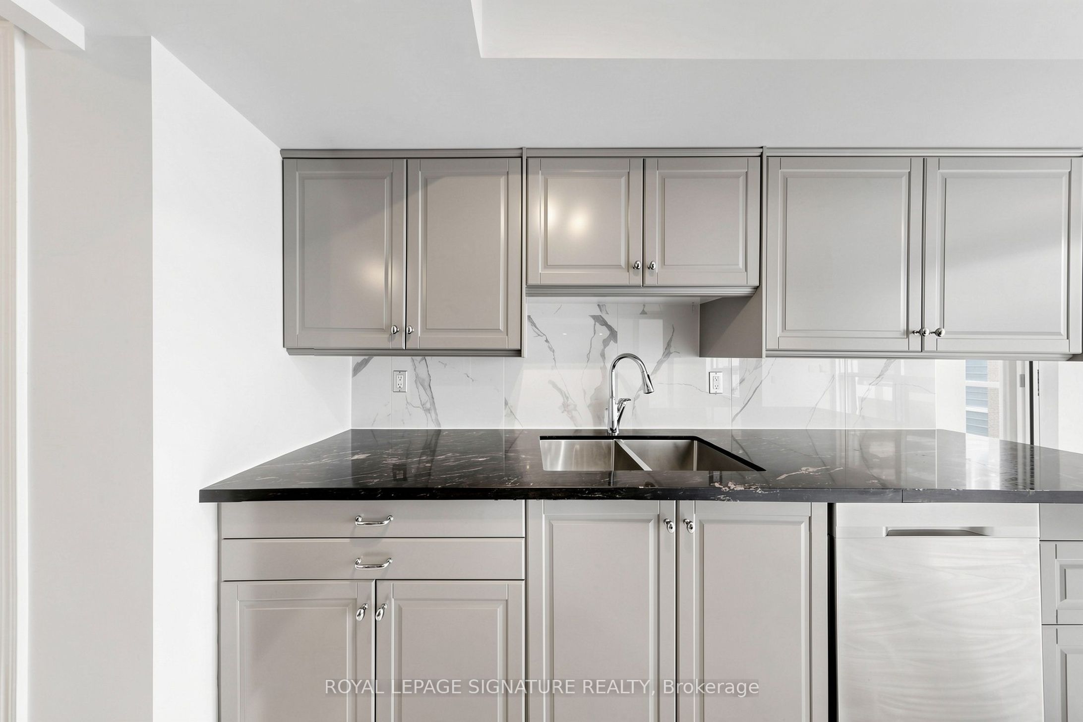 388 Bloor Street E 1801 Property Photo 18