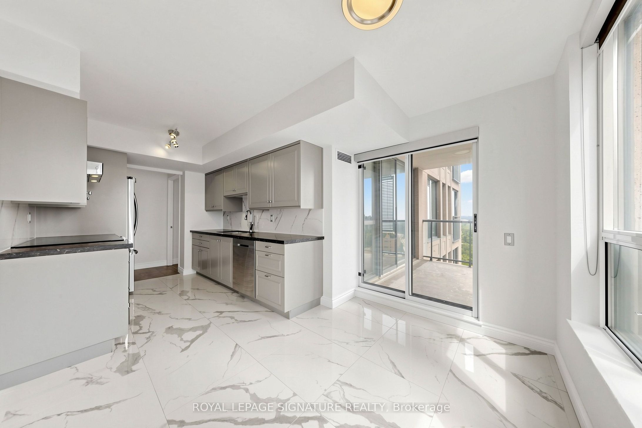 388 Bloor Street E 1801 Property Photo 22
