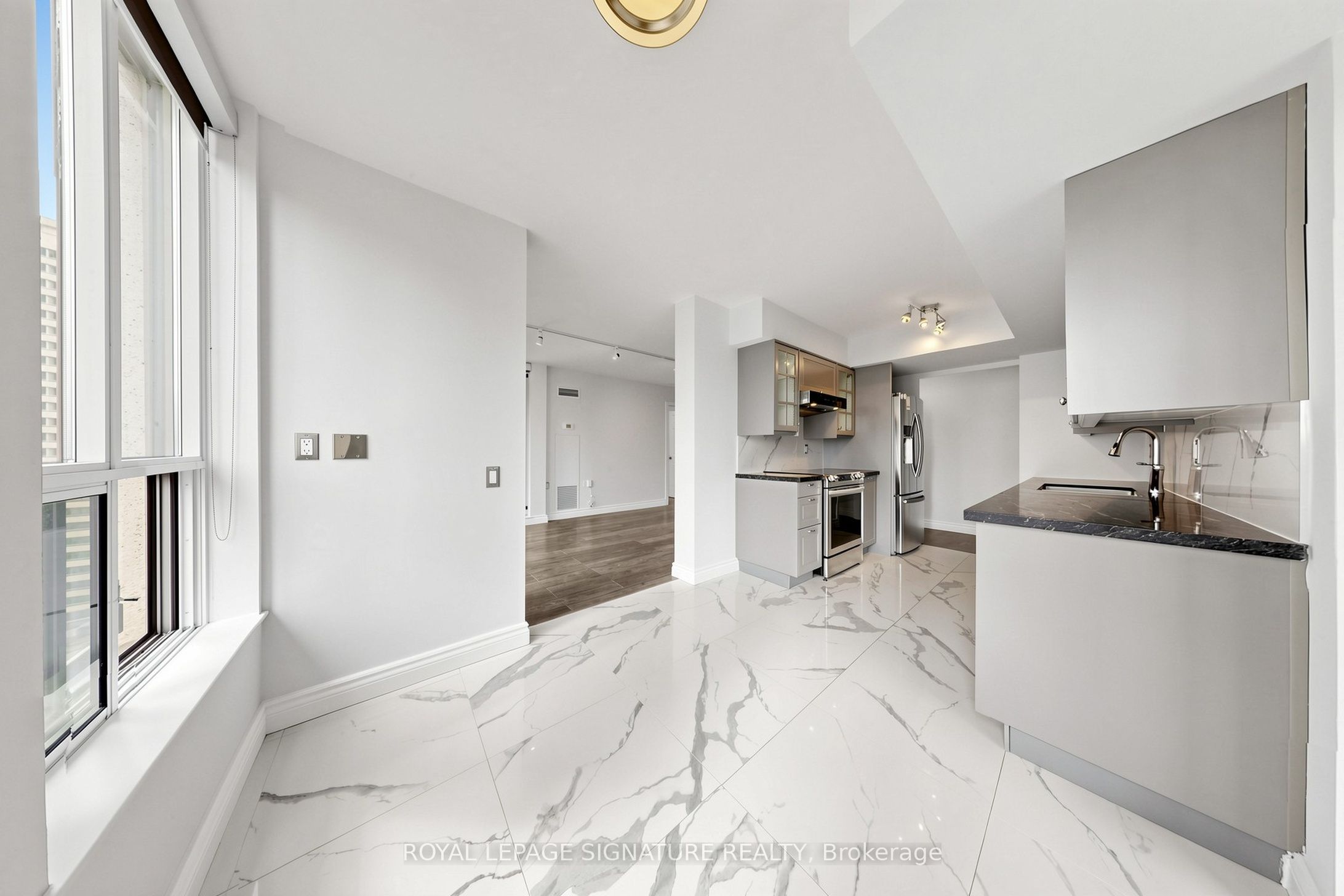 388 Bloor Street E 1801 Property Photo 23