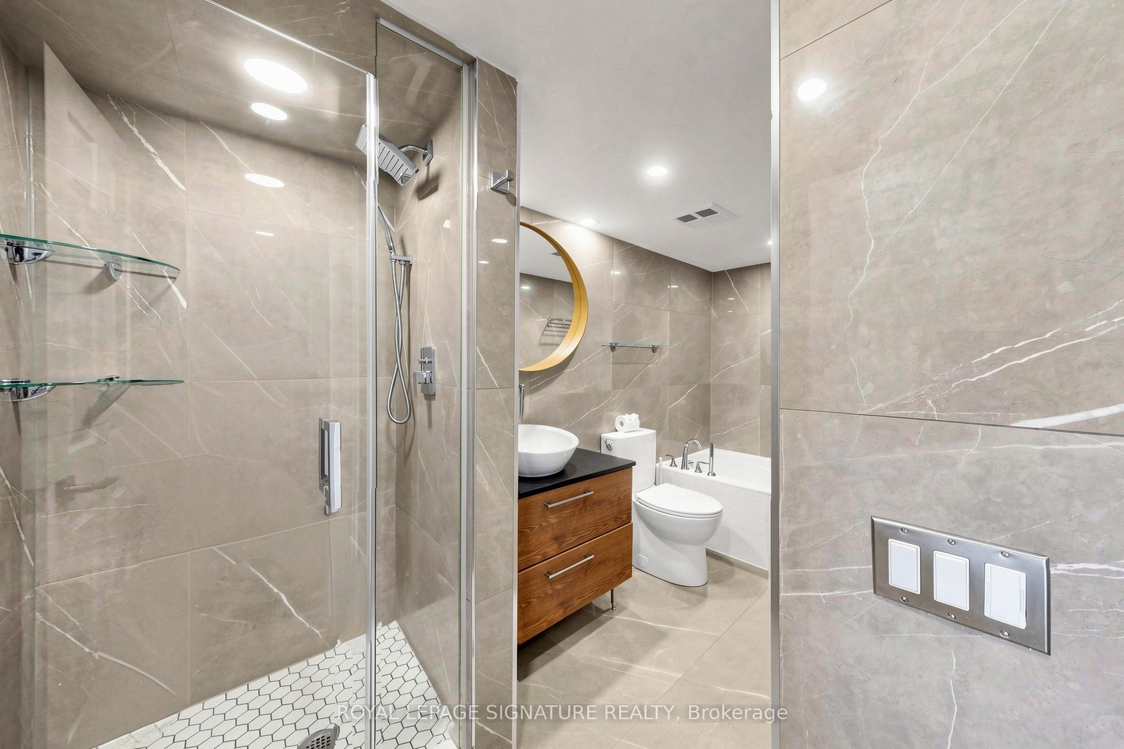 388 Bloor Street E 1801 Property Photo 32