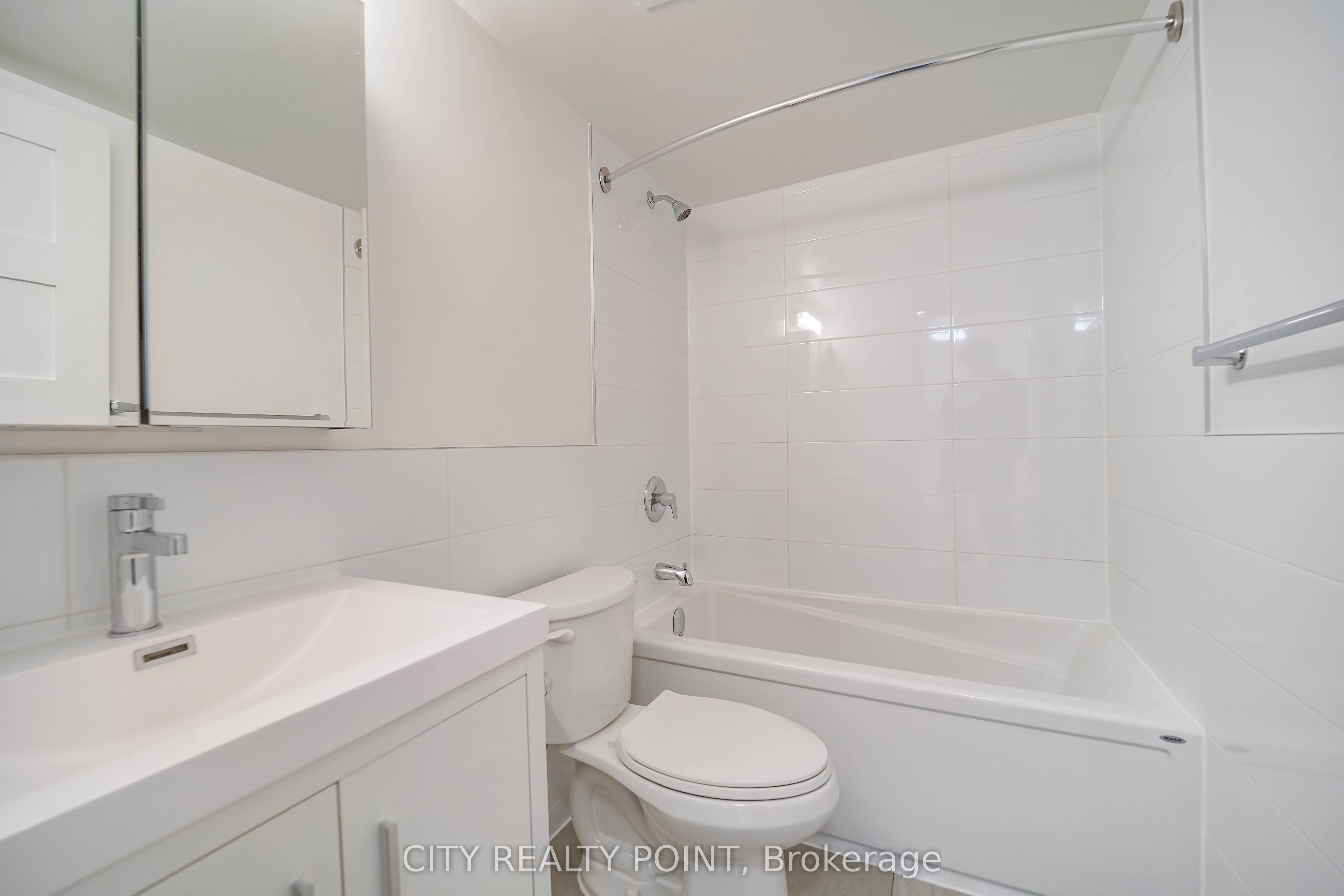 1500 Bathurst Street 807 Property Photo 11