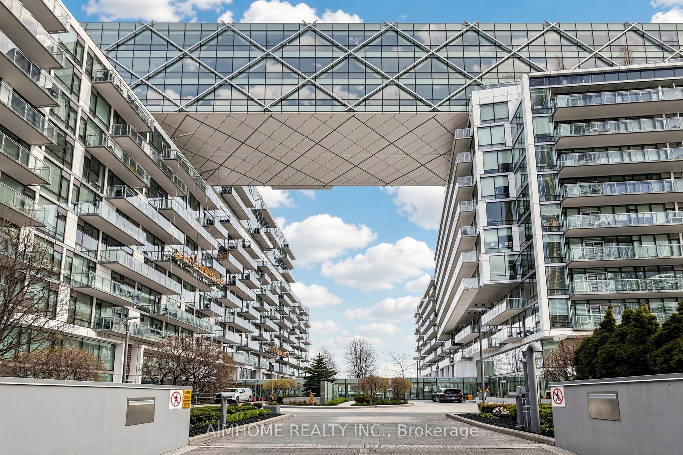39 Queens Quay 328