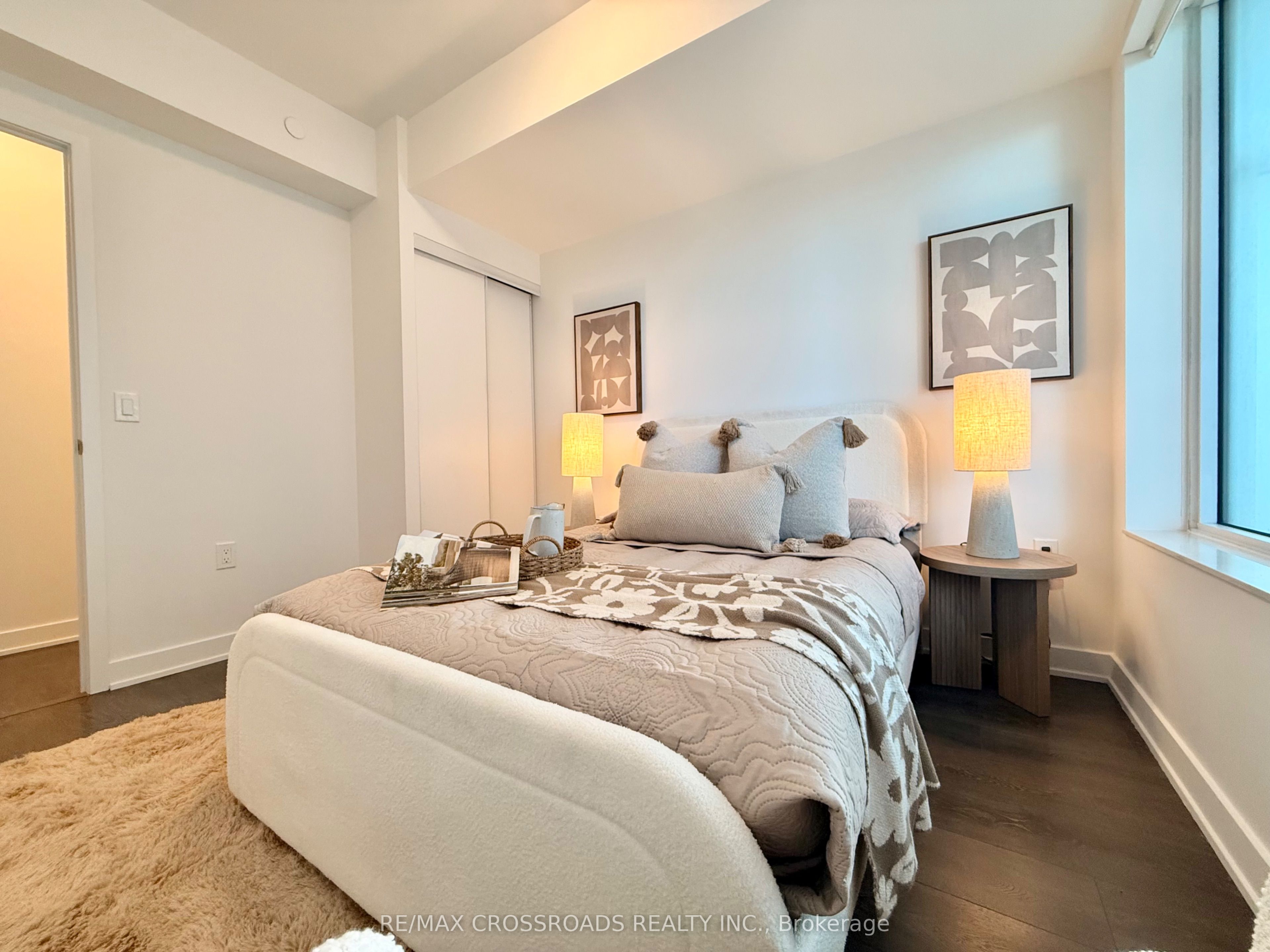 195 Redpath Avenue 2301 Property Photo 12