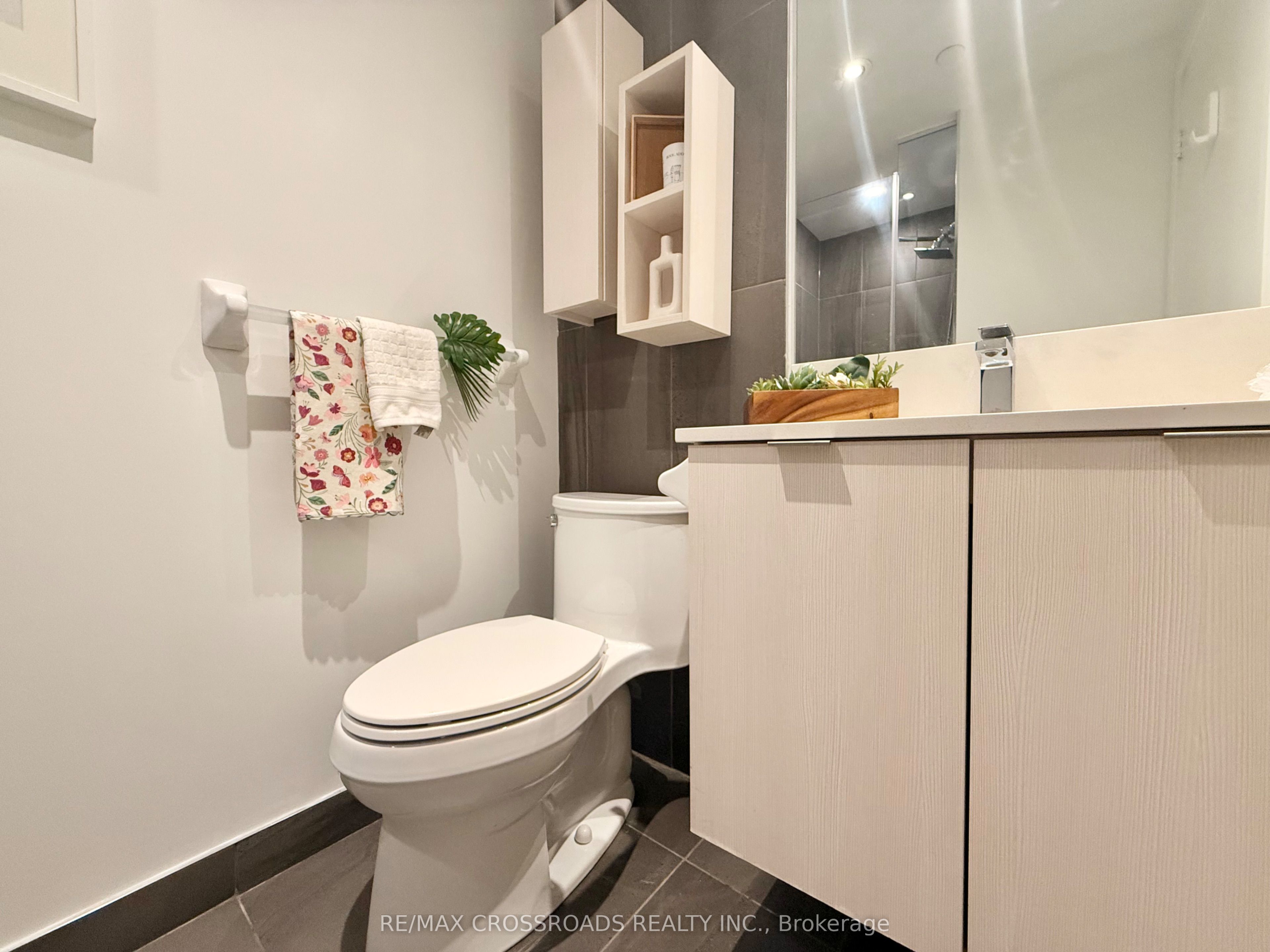 195 Redpath Avenue 2301 Property Photo 15