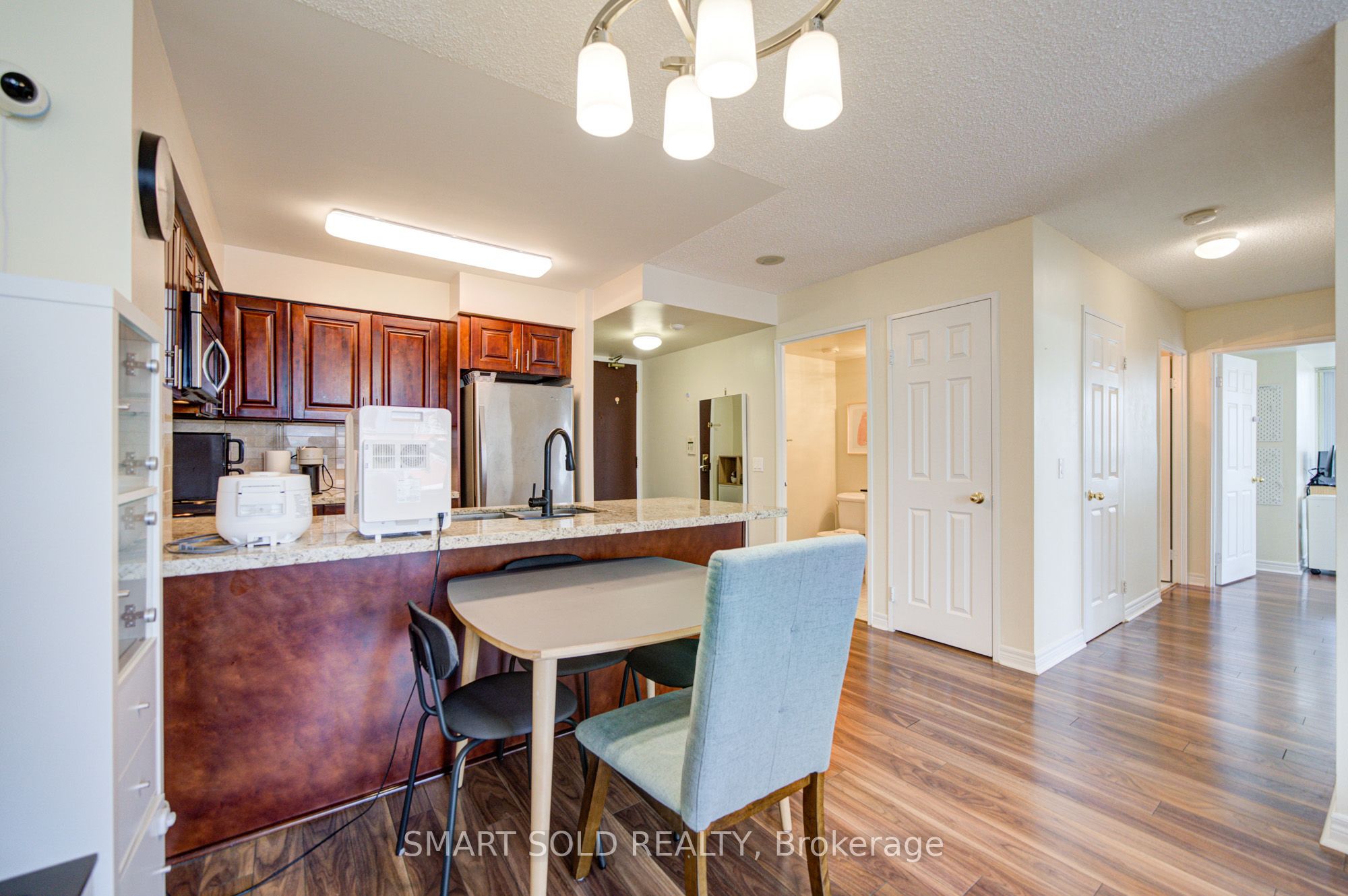 18 Parkview Avenue 1512 Property Photo 9