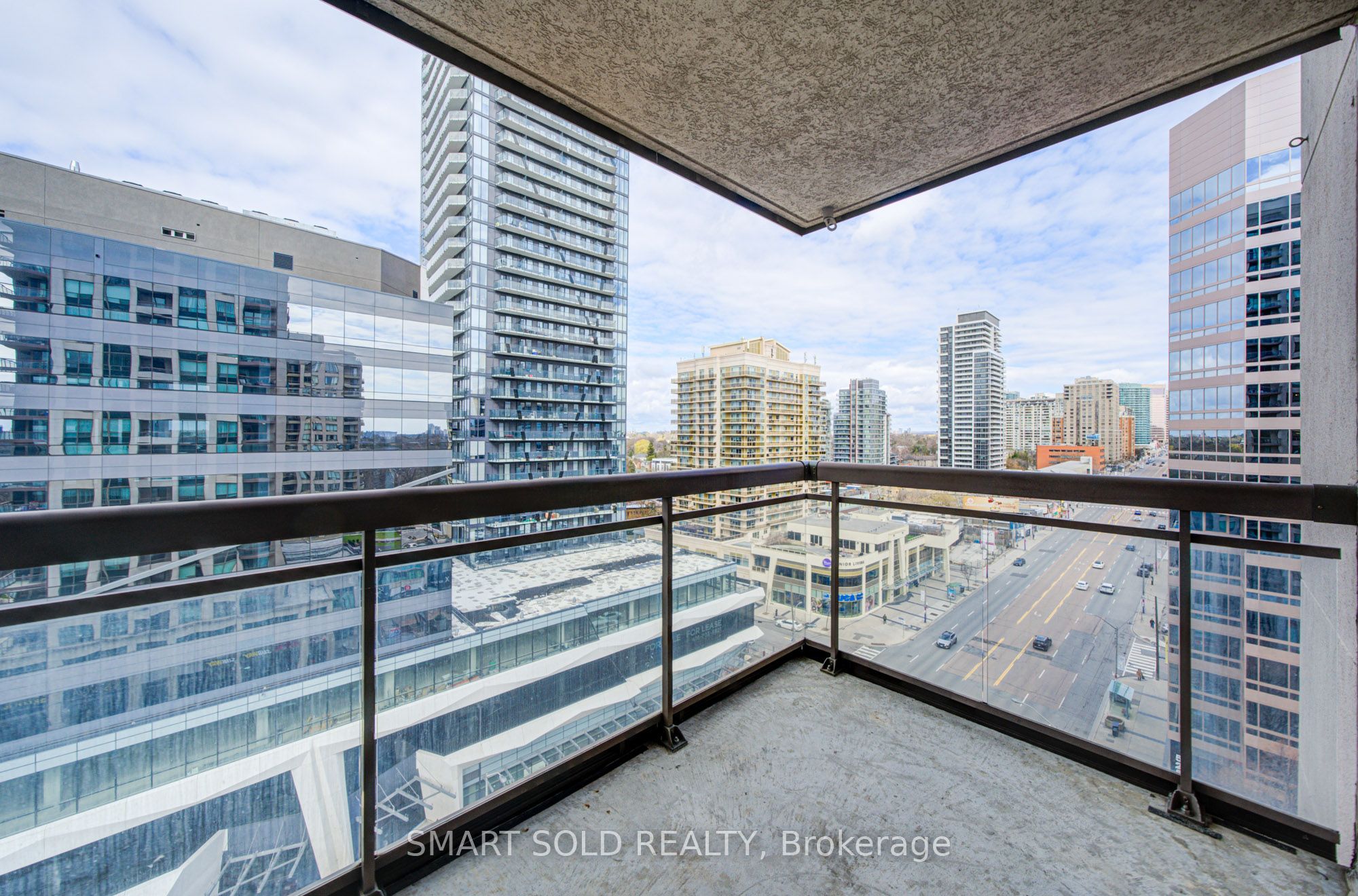 18 Parkview Avenue 1512 Property Photo 18