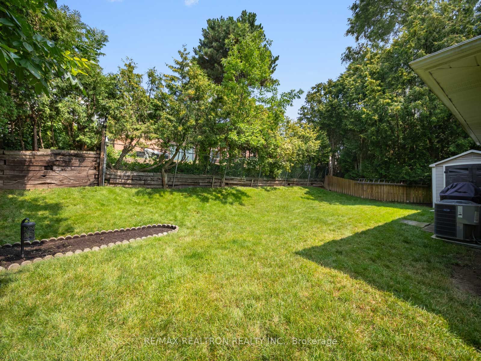 74 Threadneedle Crescent Property Photo 22
