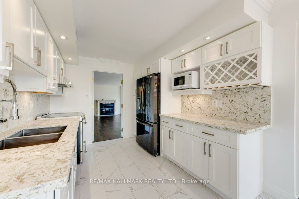 251 Queens Quay W 404 Property Photo 6