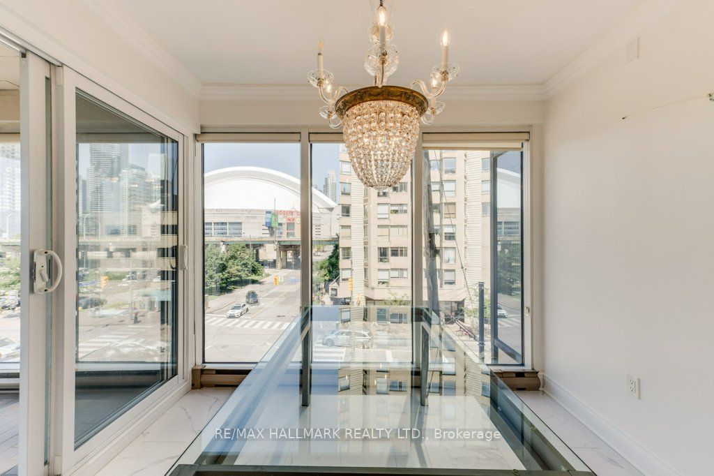 251 Queens Quay W 404 Property Photo 8