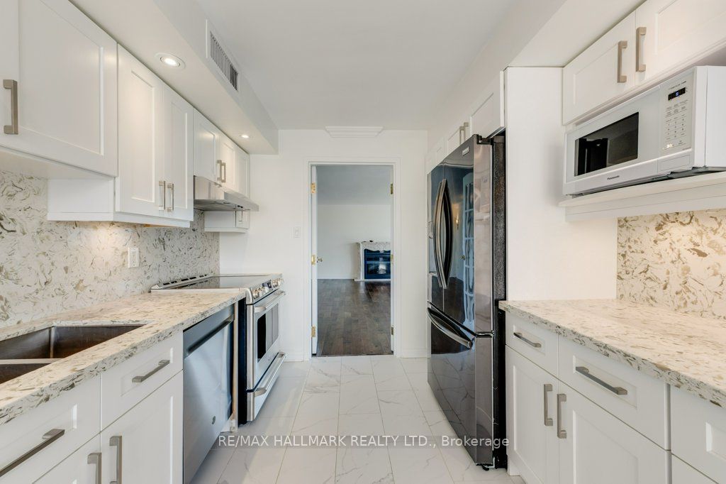 251 Queens Quay W 404 Property Photo 9