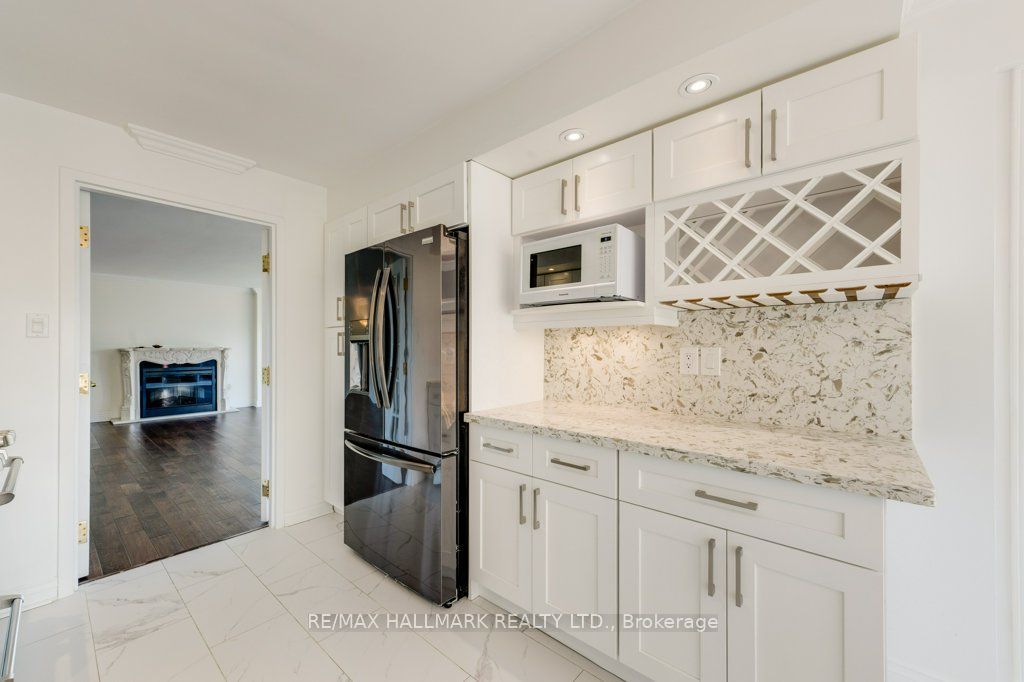 251 Queens Quay W 404 Property Photo 10