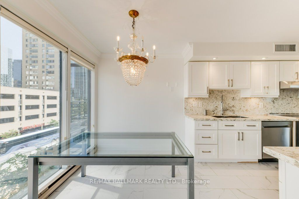 251 Queens Quay W 404 Property Photo 13