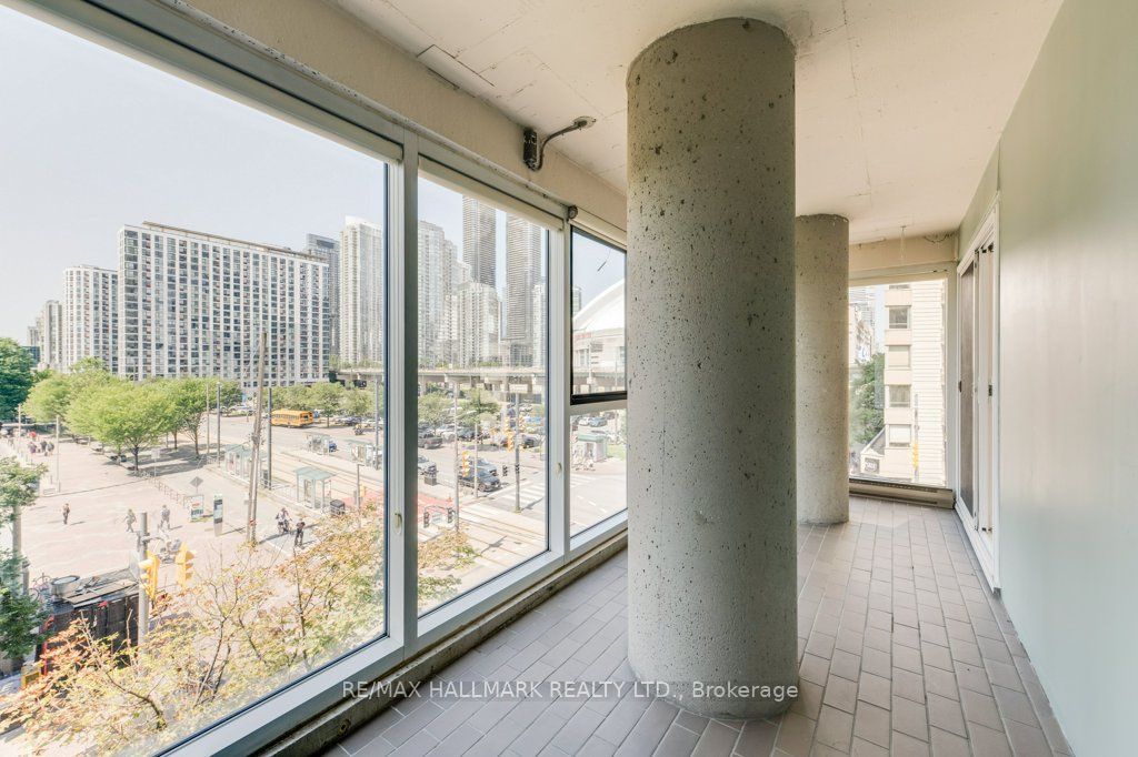 251 Queens Quay W 404 Property Photo 15