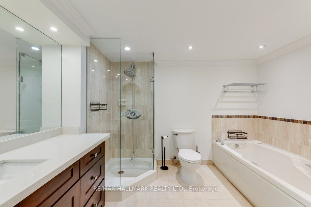 251 Queens Quay W 404 Property Photo 18