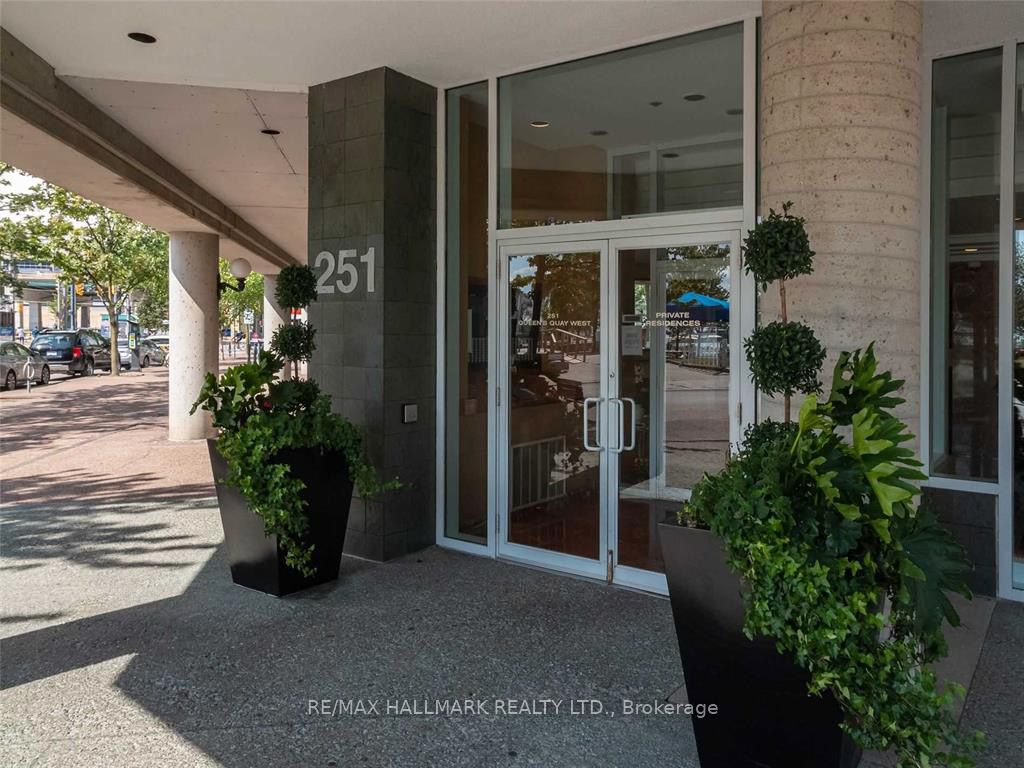 251 Queens Quay W 404 Property Photo 27