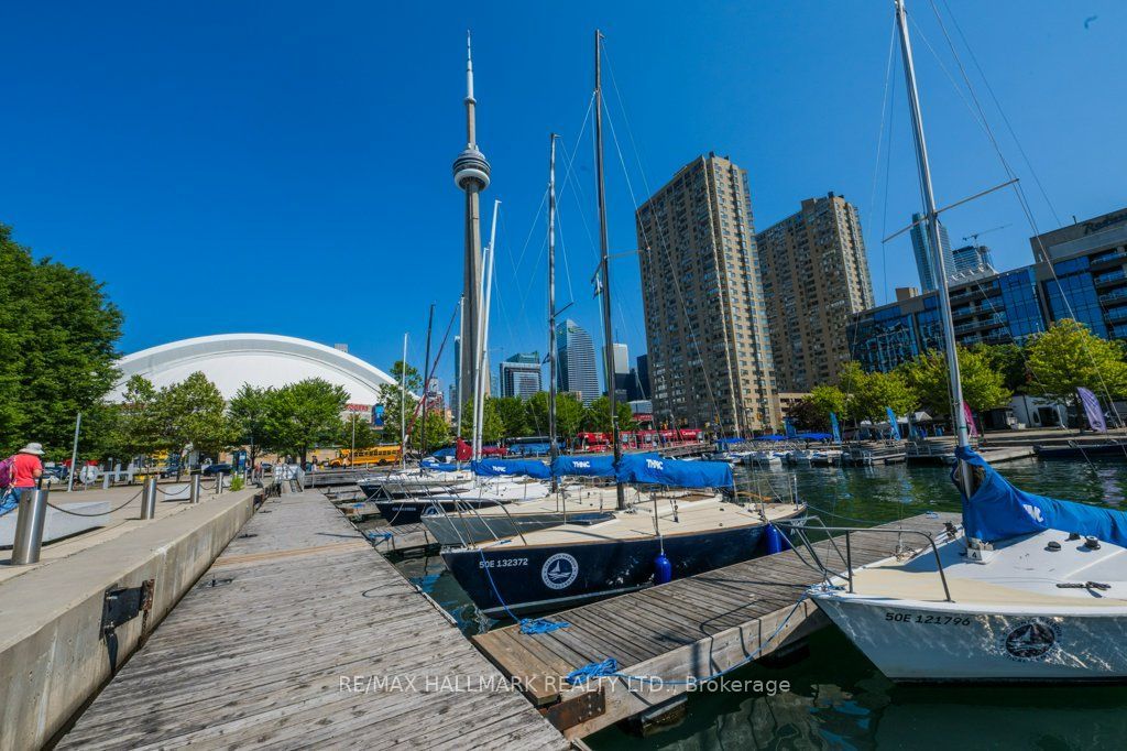 251 Queens Quay W 404 Property Photo 35