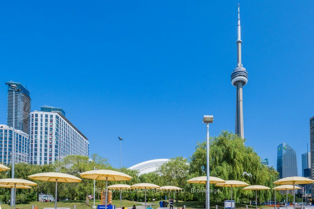 251 Queens Quay W 404 Property Photo 37