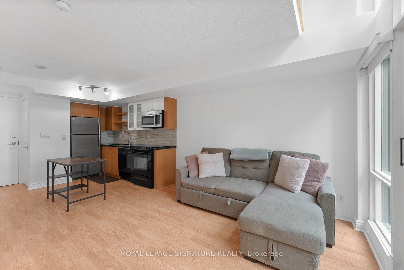 600 Fleet Street 831 Property Photo 7