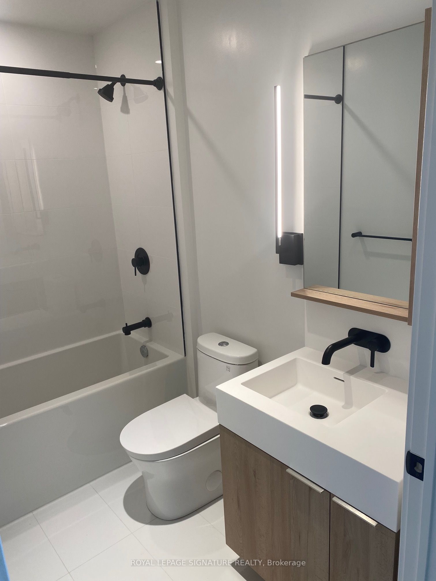 117 Broadway Avenue 1407 Property Photo 10