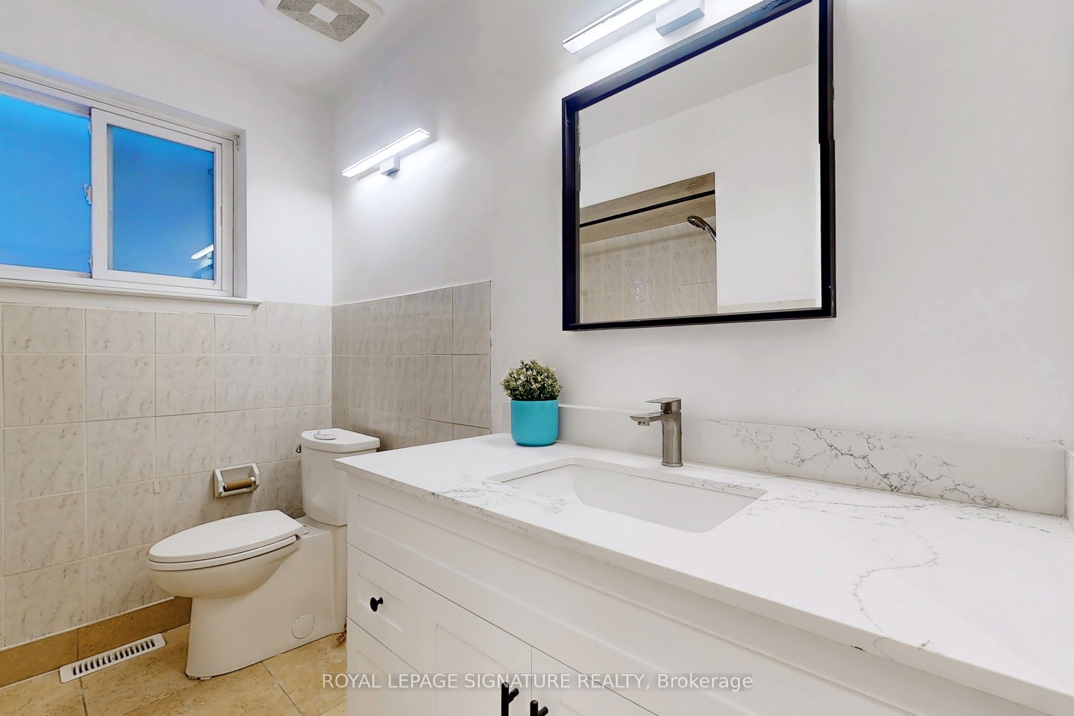 17 Baroness Crescent Upper Property Photo 21
