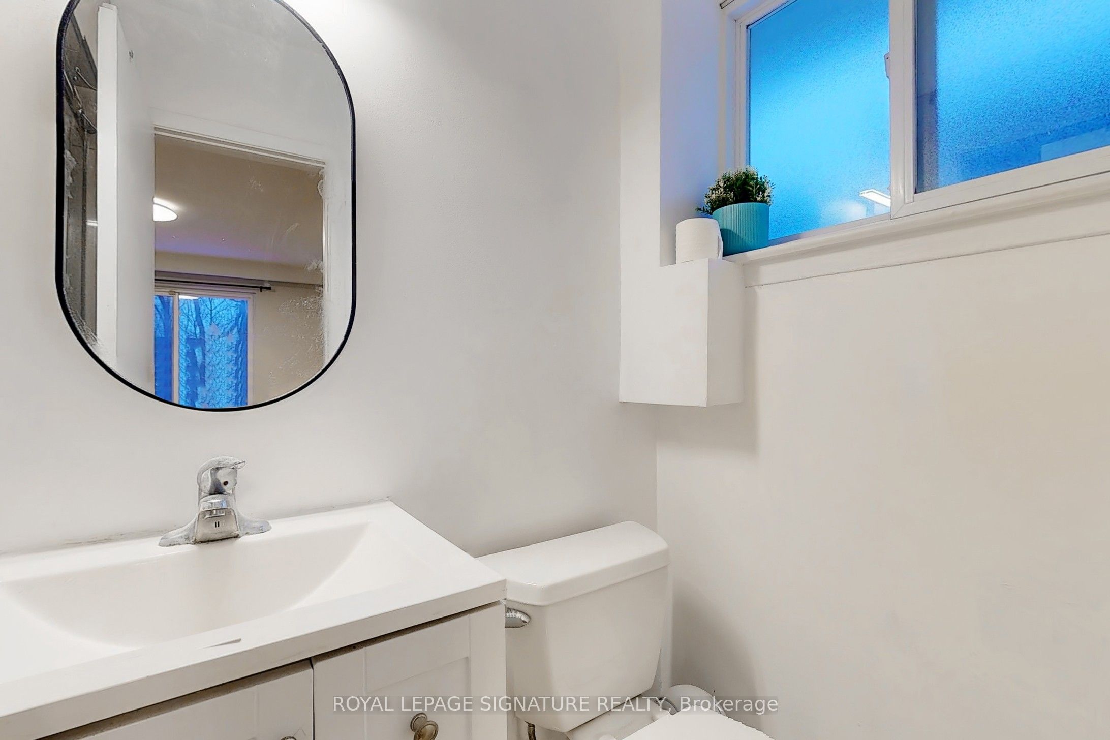 17 Baroness Crescent Upper Property Photo 31