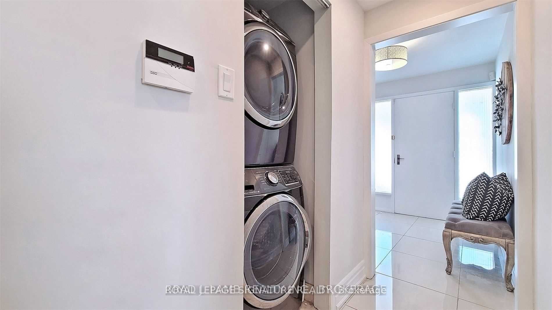 17 Baroness Crescent Upper Property Photo 34