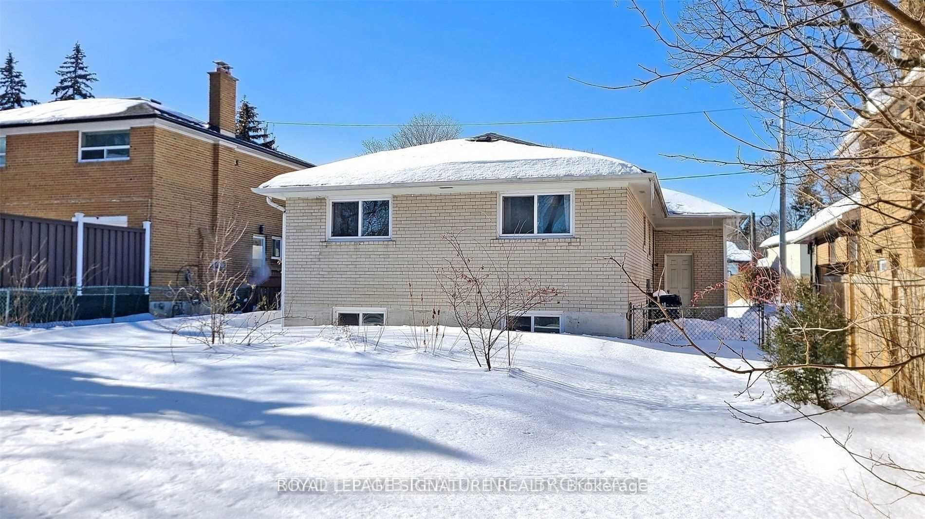 17 Baroness Crescent Upper Property Photo 36